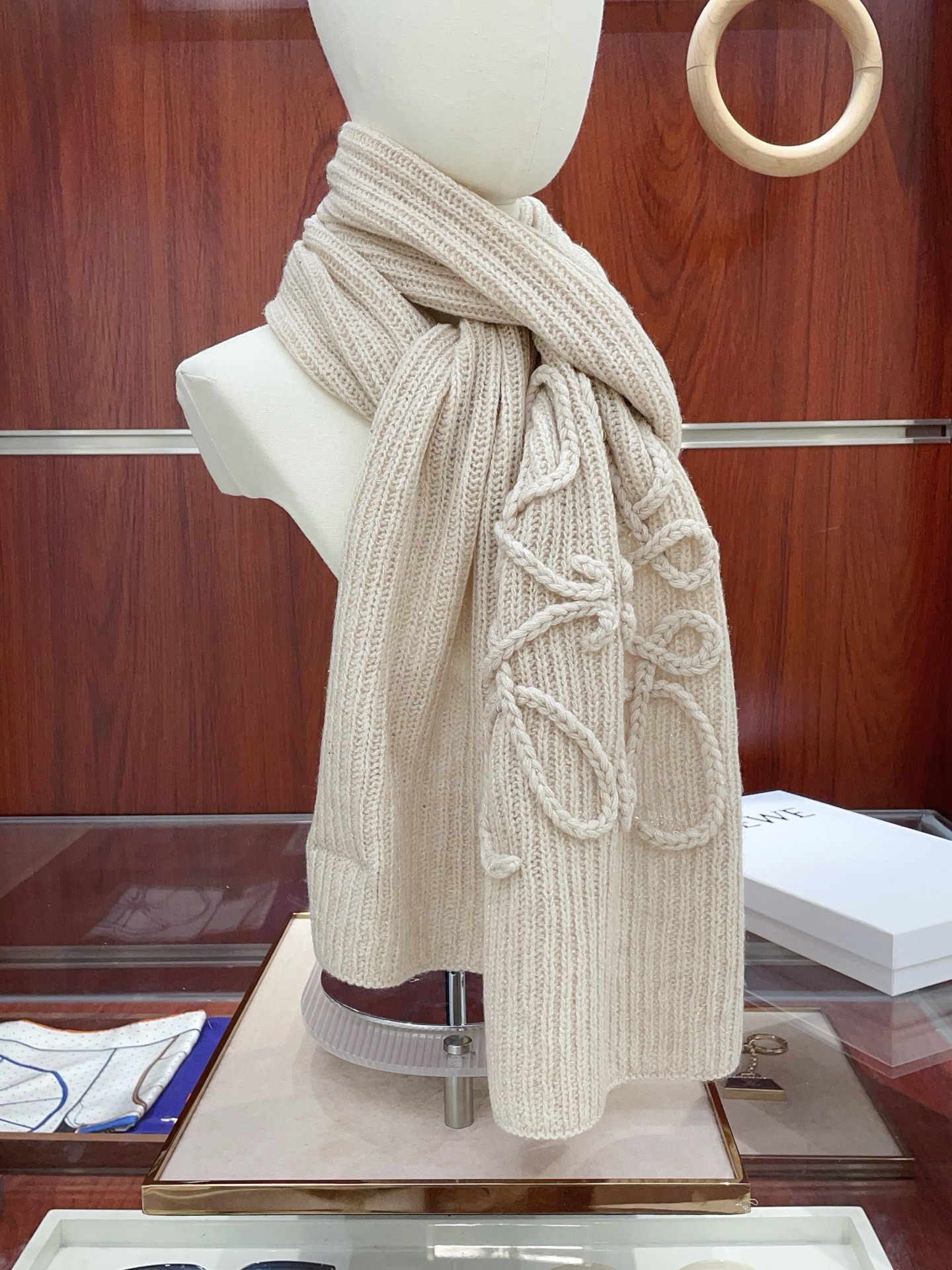 로에베(LOEWE) 골드 라인 목도리 스카프