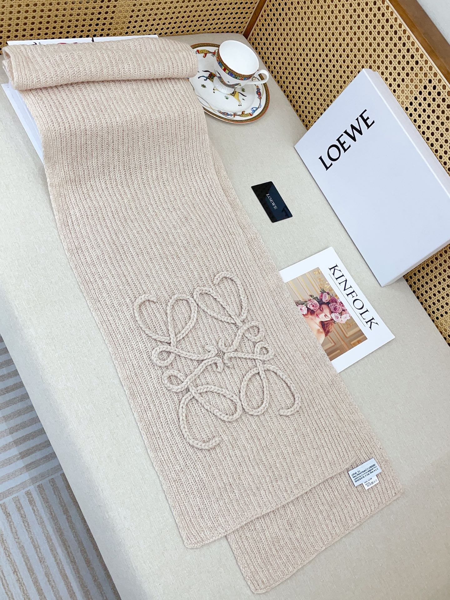 로에베(LOEWE) 골드 라인 목도리 스카프