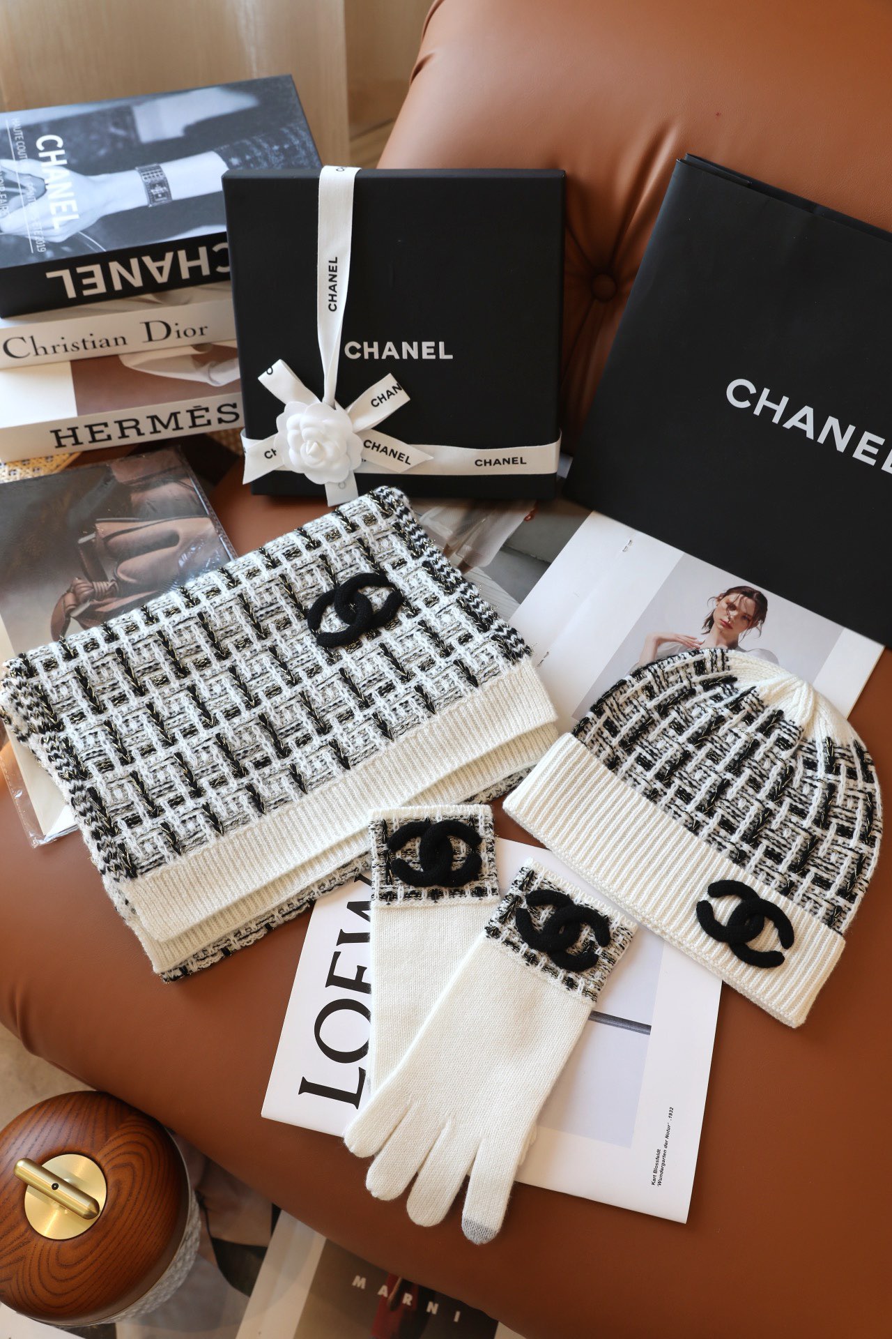 샤넬(CHANEL) 100% 순캐시미어 3종 세트(목도리+모자+장갑) 목도리 스카프