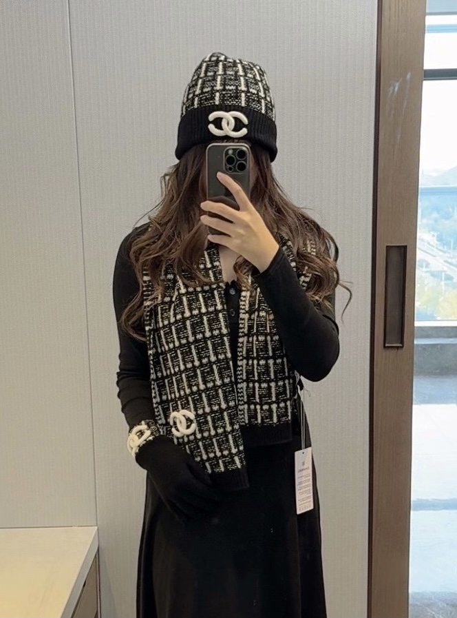 샤넬(CHANEL) 100% 순캐시미어 3종 세트(목도리+모자+장갑) 목도리 스카프