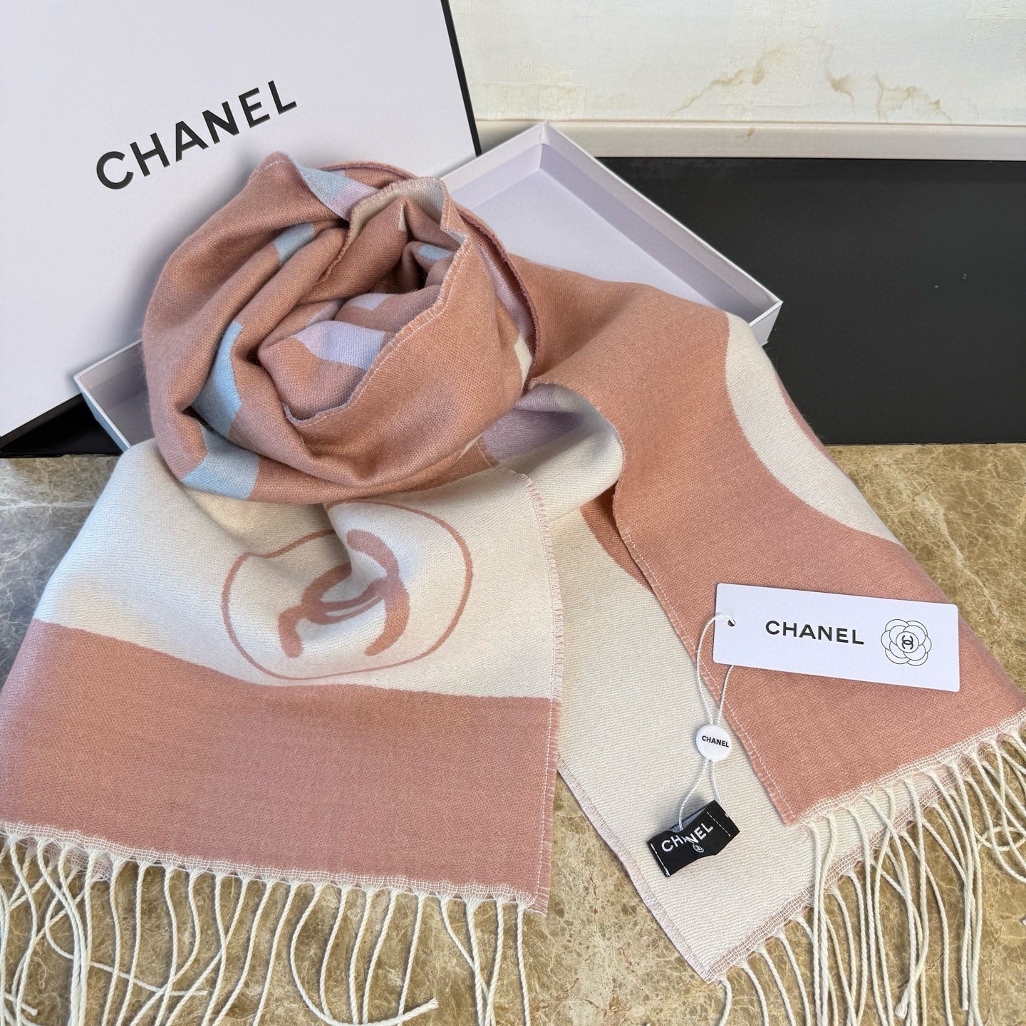 샤넬(CHANEL) 신상 파스텔 컬러 블록 양면 머플러 목도리 스카프