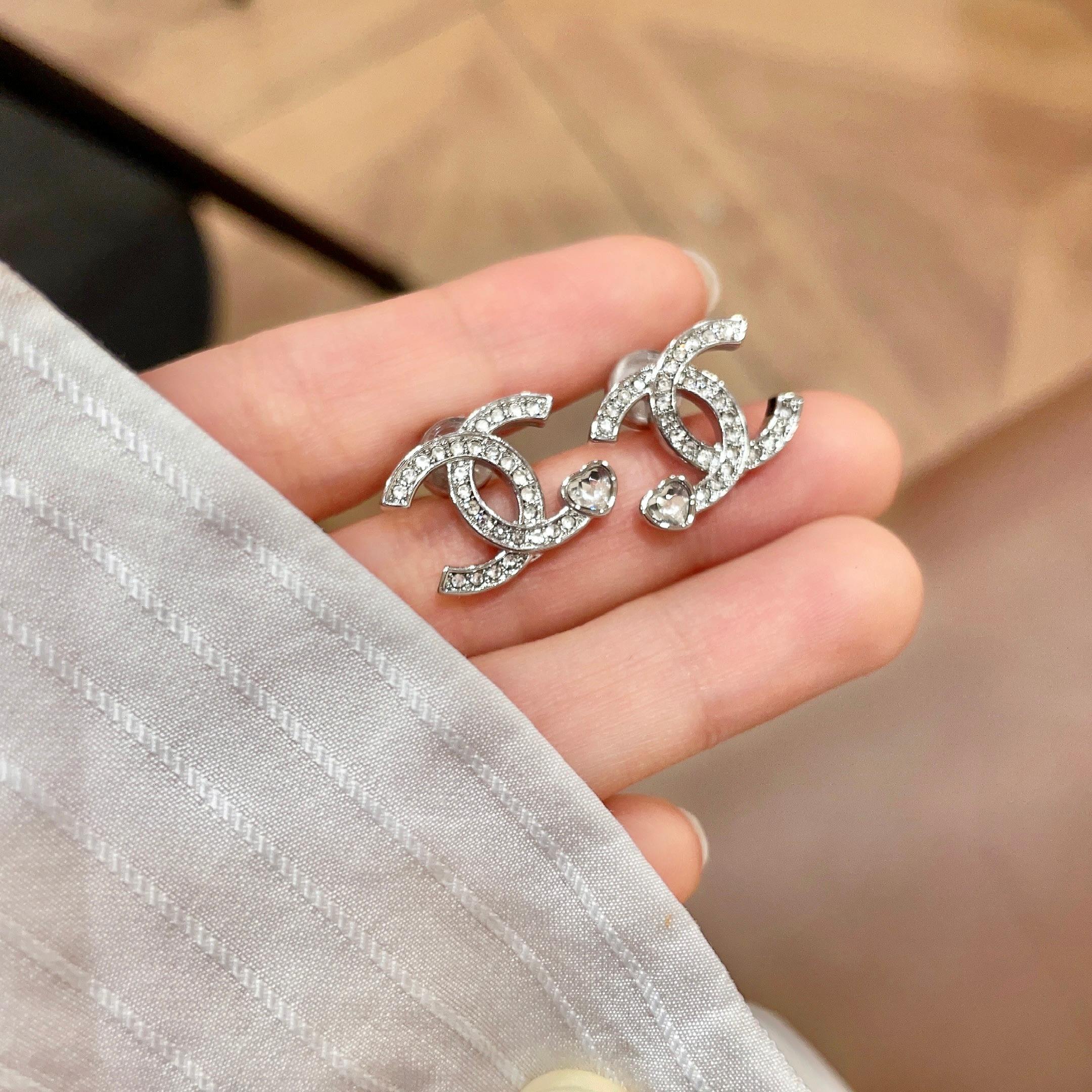 샤넬(CHANEL) 하트 귀걸이 악세사리