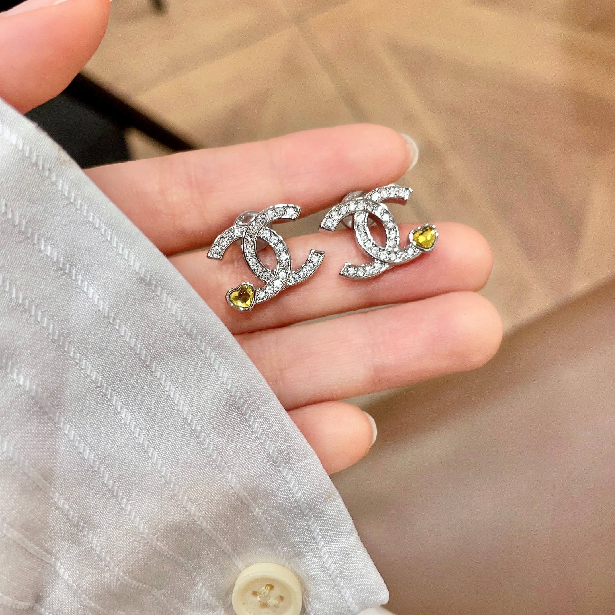 샤넬(CHANEL) 하트 귀걸이 악세사리