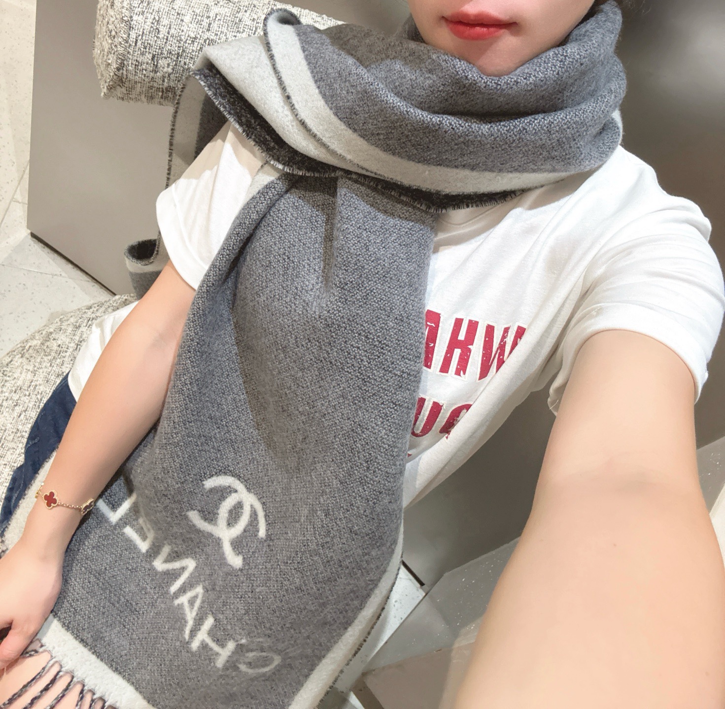 샤넬(CHANEL) 신상 양면 배색 자카드 머플러 목도리 스카프