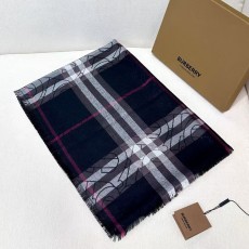 버버리(Burberry) 메탈릭 모노그램 체크 머플러 목도리 스카프