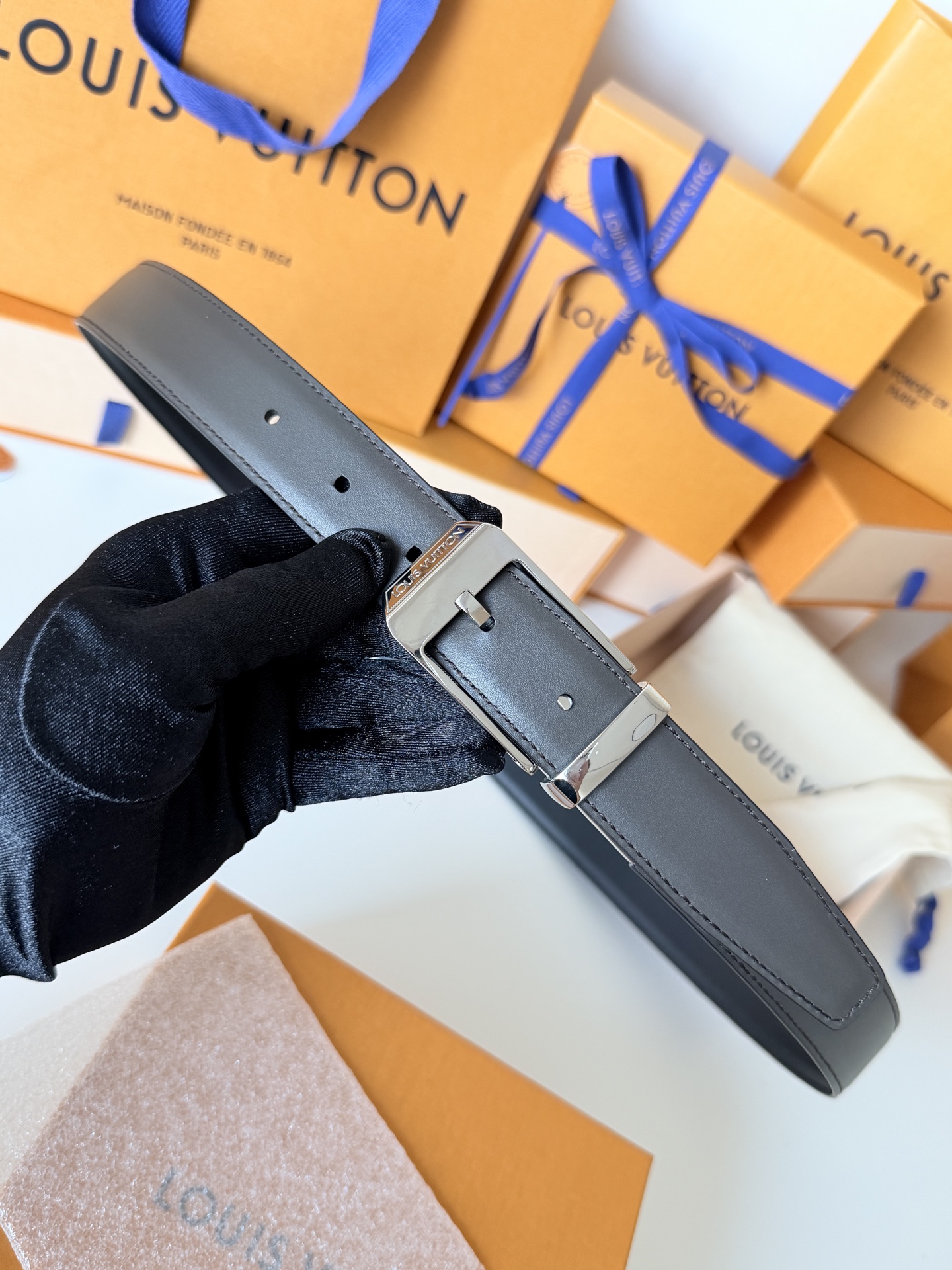 루이비통(LV) 모노그램 캔버스 리버시블 빈티지 실버 벨트