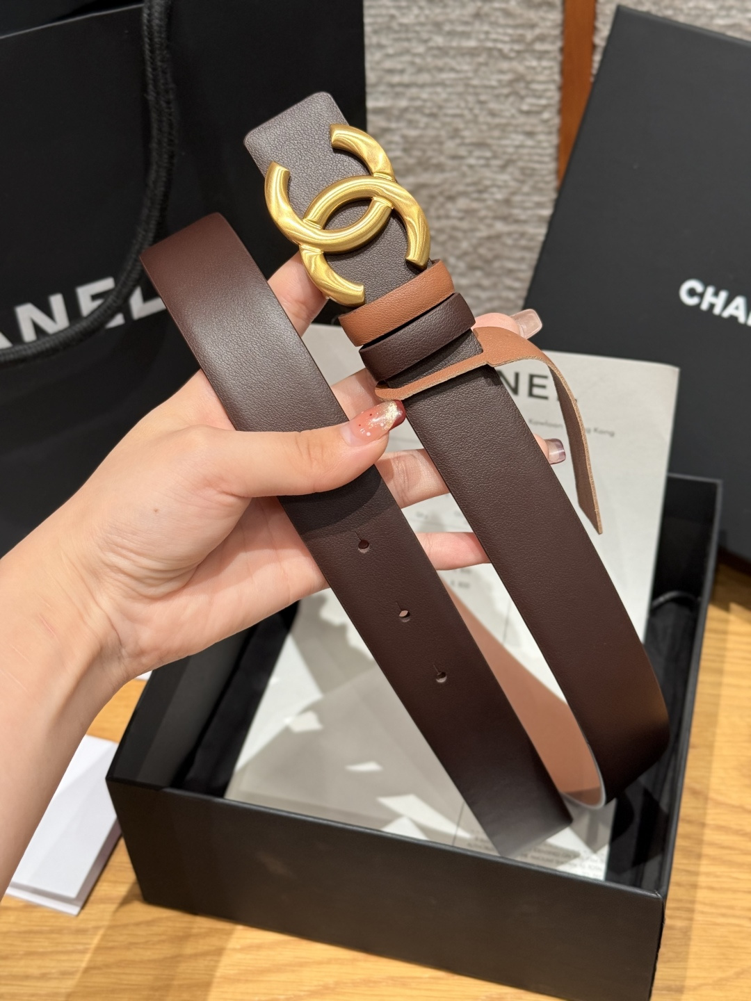 샤넬(CHANEL) 양면 카프스킨 브러쉬드 벨트