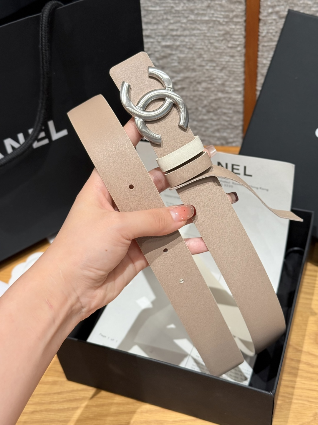 샤넬(CHANEL) 양면 카프스킨 브러쉬드 벨트