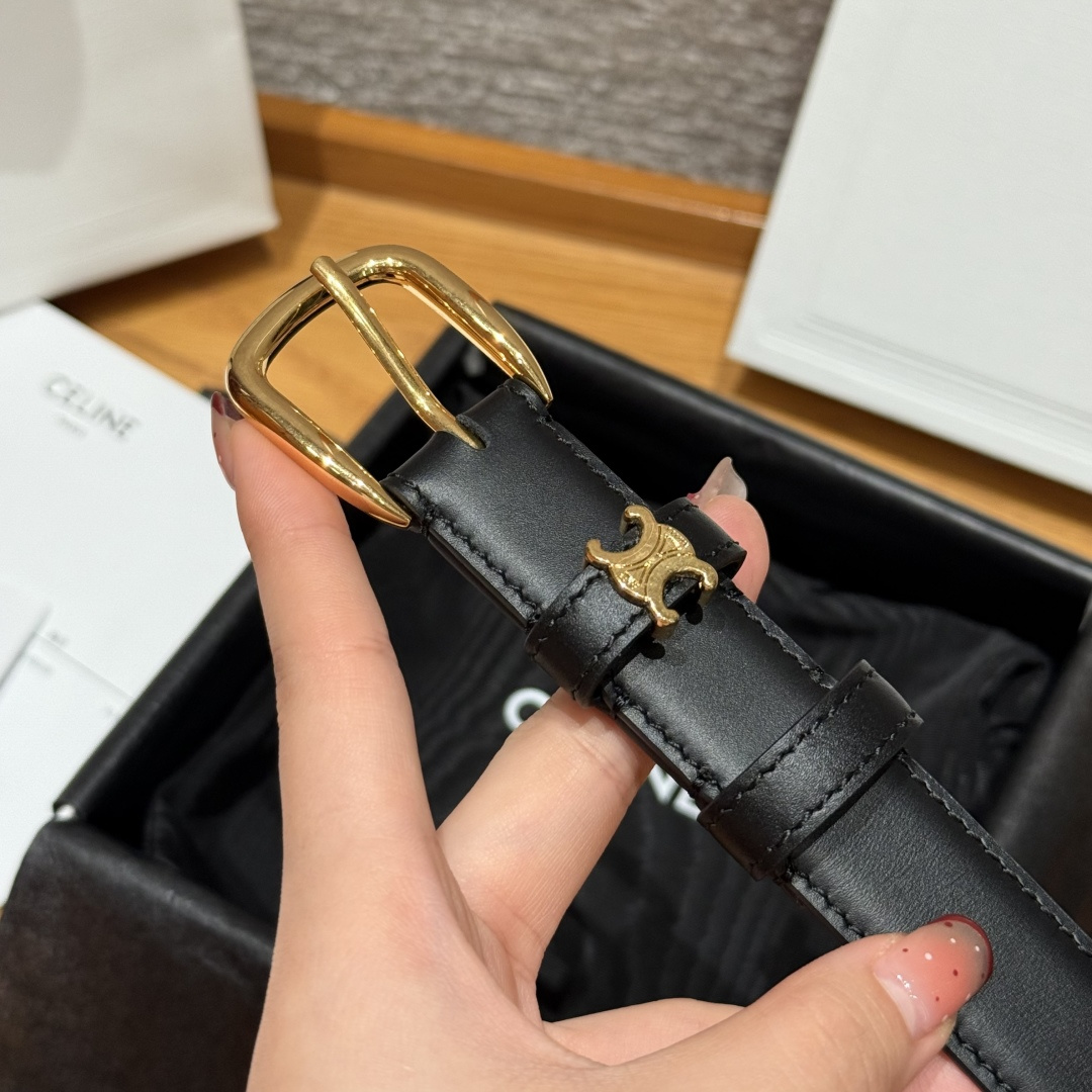 셀린느(Celine) 신상 양면 카프스킨 글로시 브라스 벨트