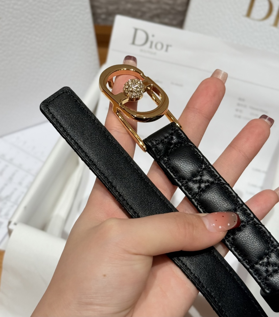 디올(Dior) 퀼팅 카프스킨 쥬얼 버클 벨트 악세사리
