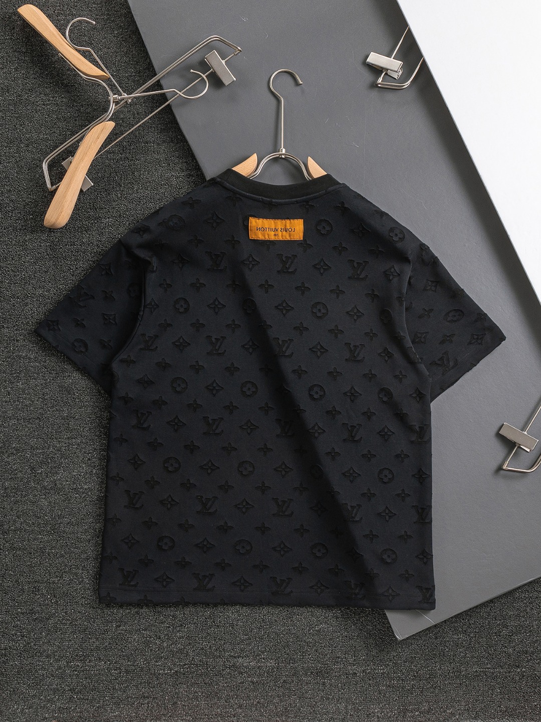 루이비통(LV) 번아웃 로고 티셔츠 의류