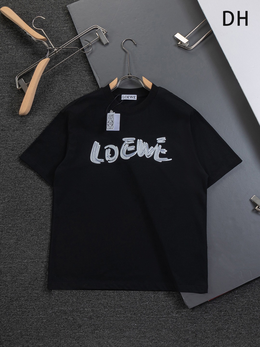 로에베(Loewe) 클래식 로고 자수 루즈핏 티셔츠 의류