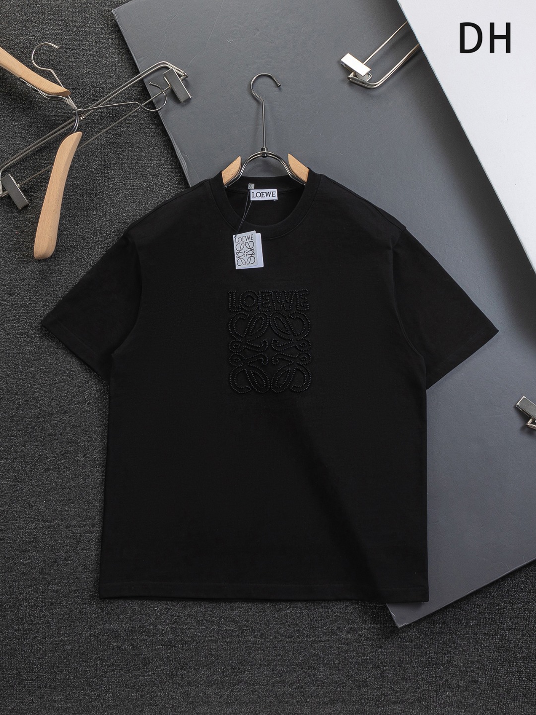 로에베(Loewe) 알파벳 펀칭 자수 루즈핏 티셔츠 의류