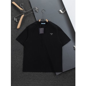 프라다(PRADA) 26SS 삼각 로고 가죽 패치 티셔츠 의류