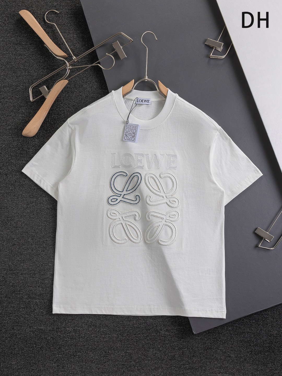 로에베(LOEWE) 더블 컬러 자수 로고 반팔 티셔츠 의류