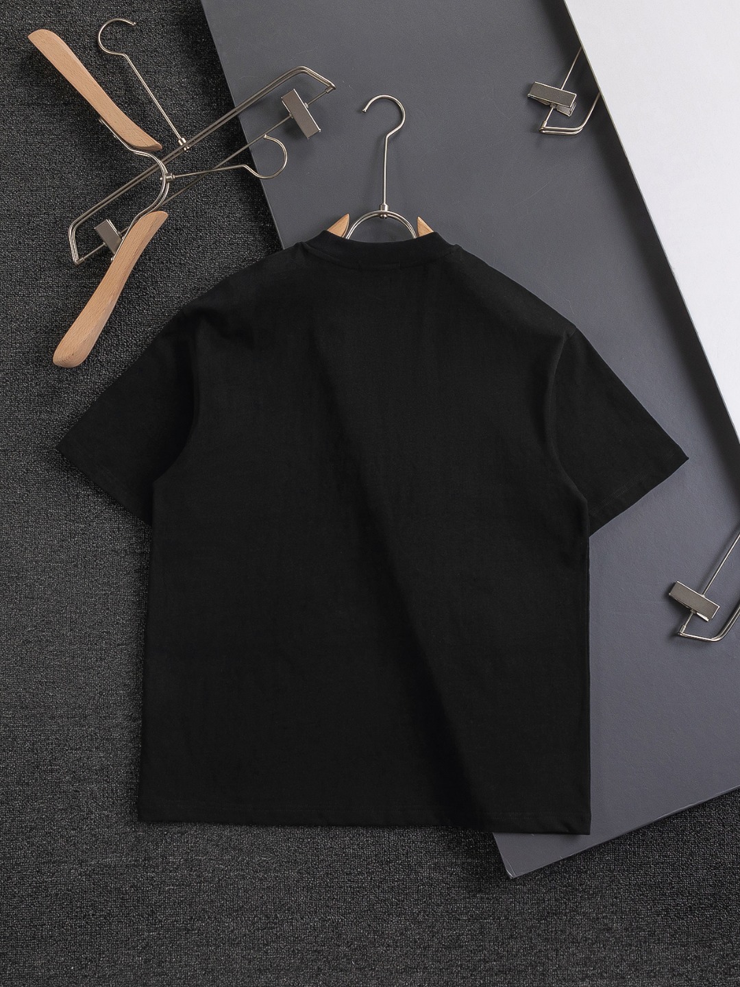 로에베(LOEWE) 더블 컬러 자수 로고 반팔 티셔츠 의류