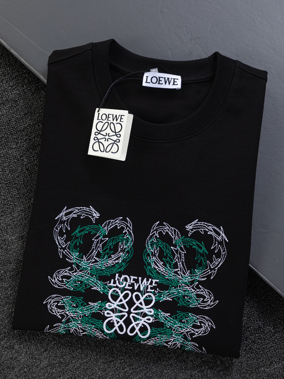 로에베(LOEWE) 그라데이션 자수 반팔 티셔츠 의류