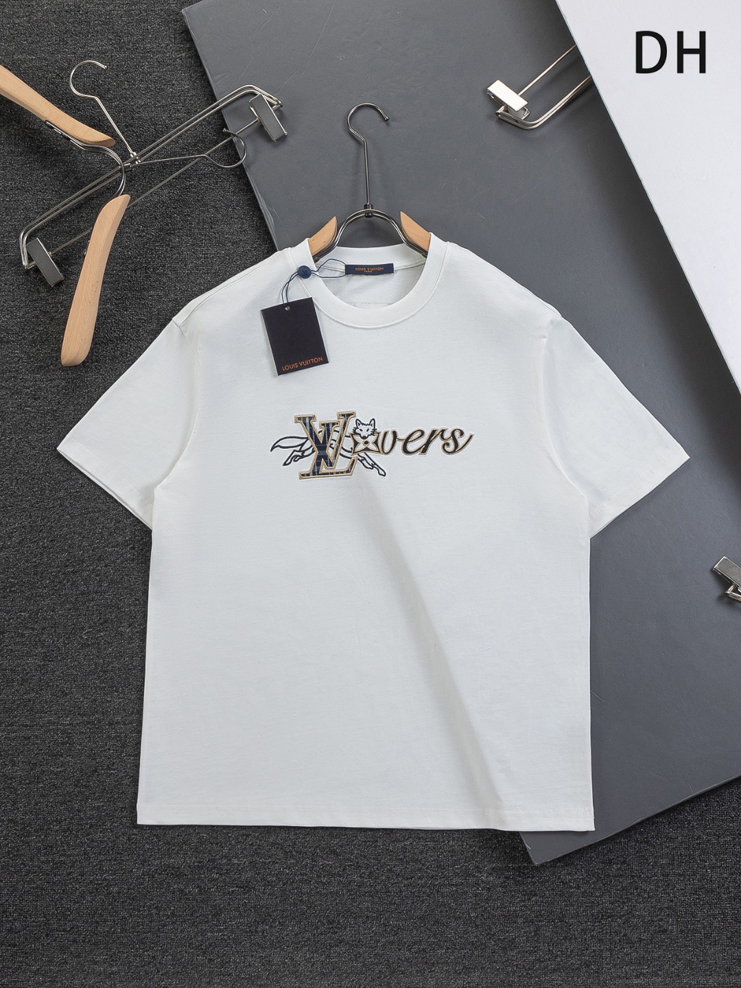 루이비통(LV) 폭스 레터링 자수 반팔 티셔츠 의류