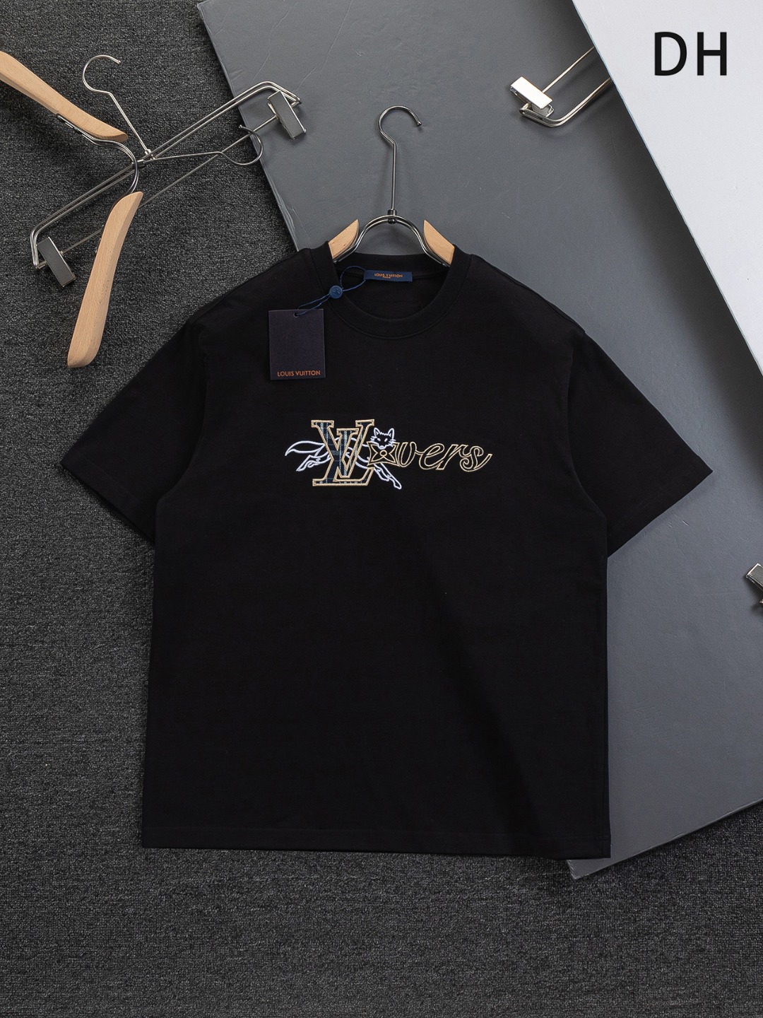 루이비통(LV) 폭스 레터링 자수 반팔 티셔츠 의류