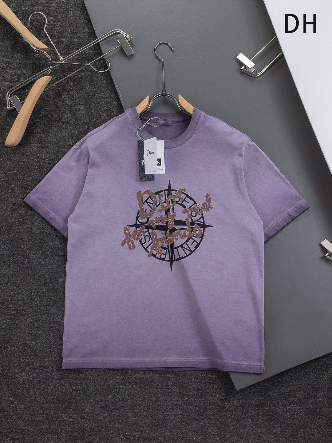 디올(DIOR) CD 나침반 패치 자수 반팔 티셔츠 의류