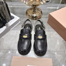 미우미우(miumiu) 코인 슬링백 샌들 로퍼 단화 신발