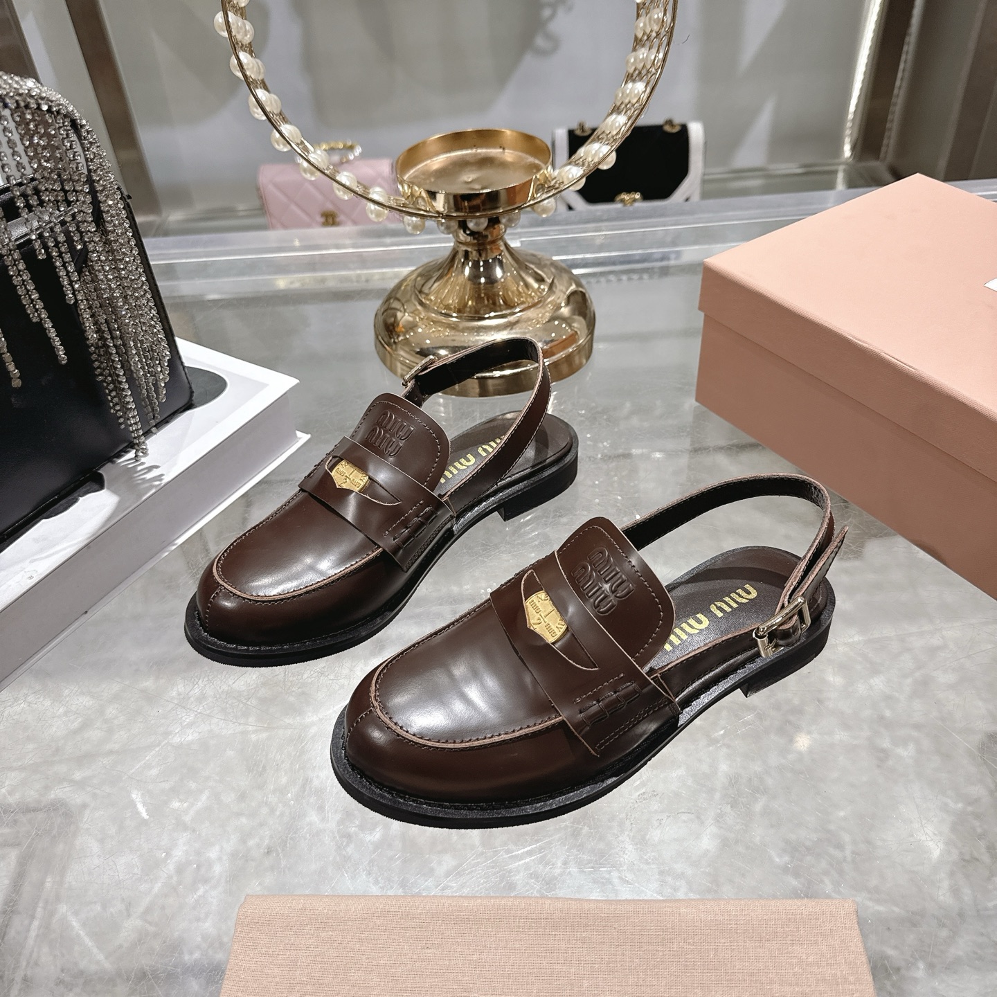 미우미우(miumiu) 코인 슬링백 샌들 로퍼 단화 신발