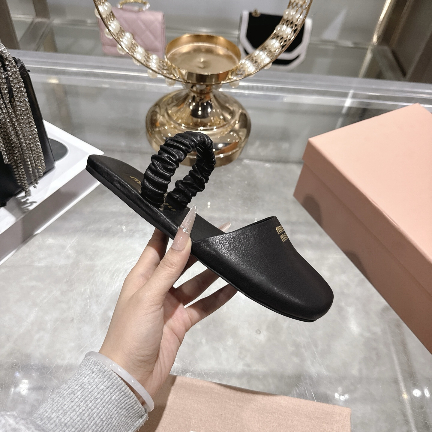 미우미우(miumiu) 밴딩 플랫 피셔맨 샌들 신발