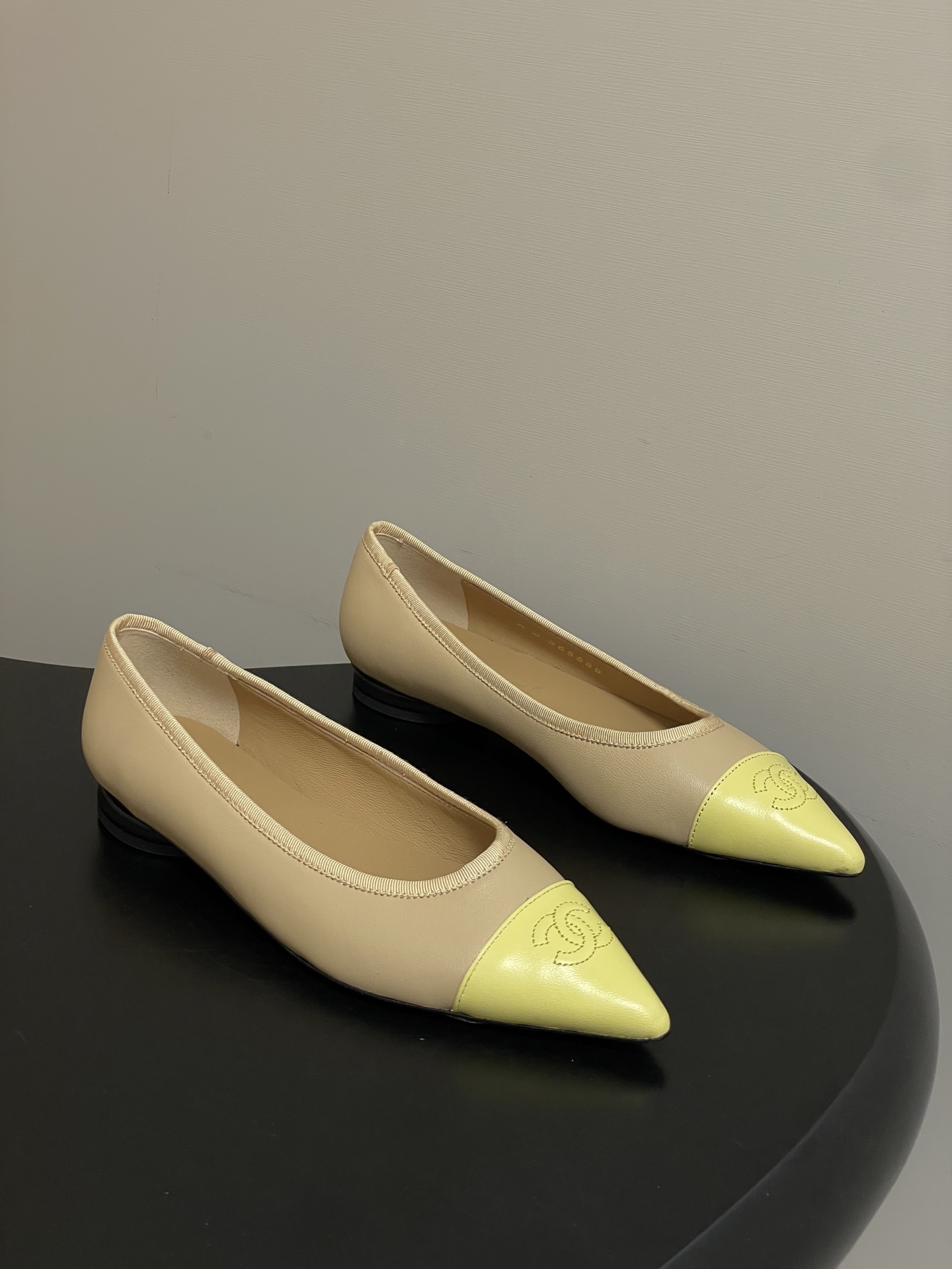 샤넬(Chanel) 26P 스틸레토 배색 발레리나 플랫 슈즈 구두 신발