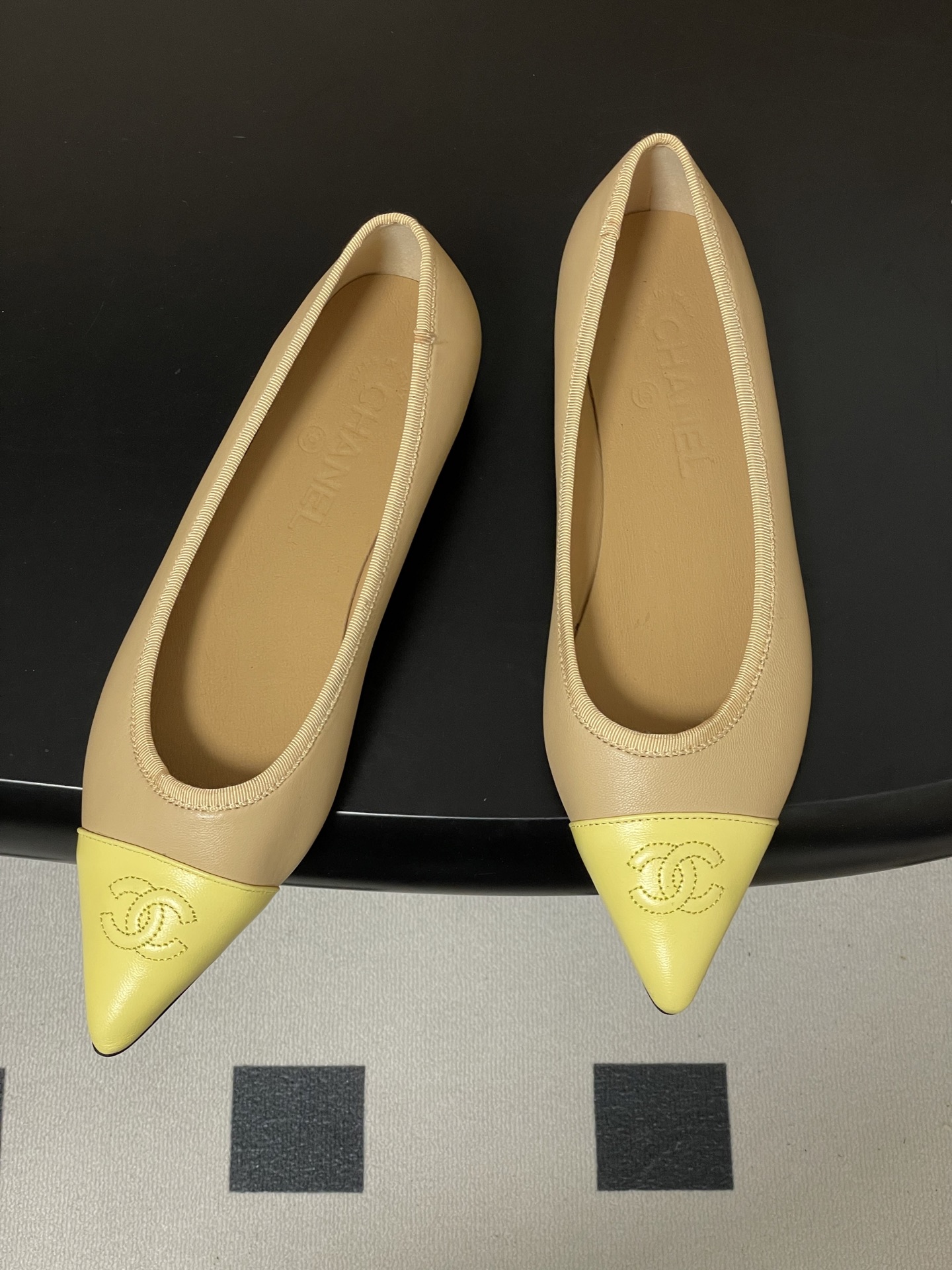 샤넬(Chanel) 26P 스틸레토 배색 발레리나 플랫 슈즈 구두 신발