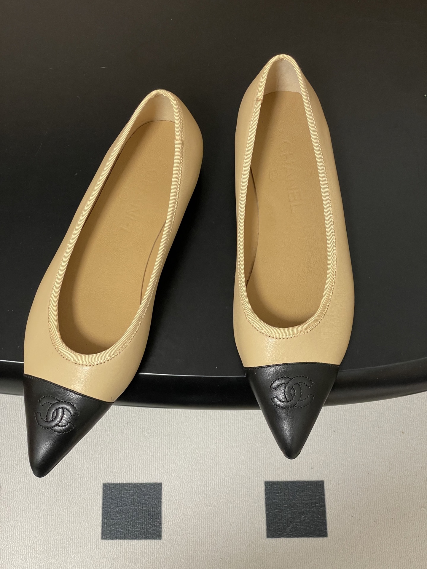 샤넬(Chanel) 26P 스틸레토 배색 발레리나 플랫 슈즈 구두 신발