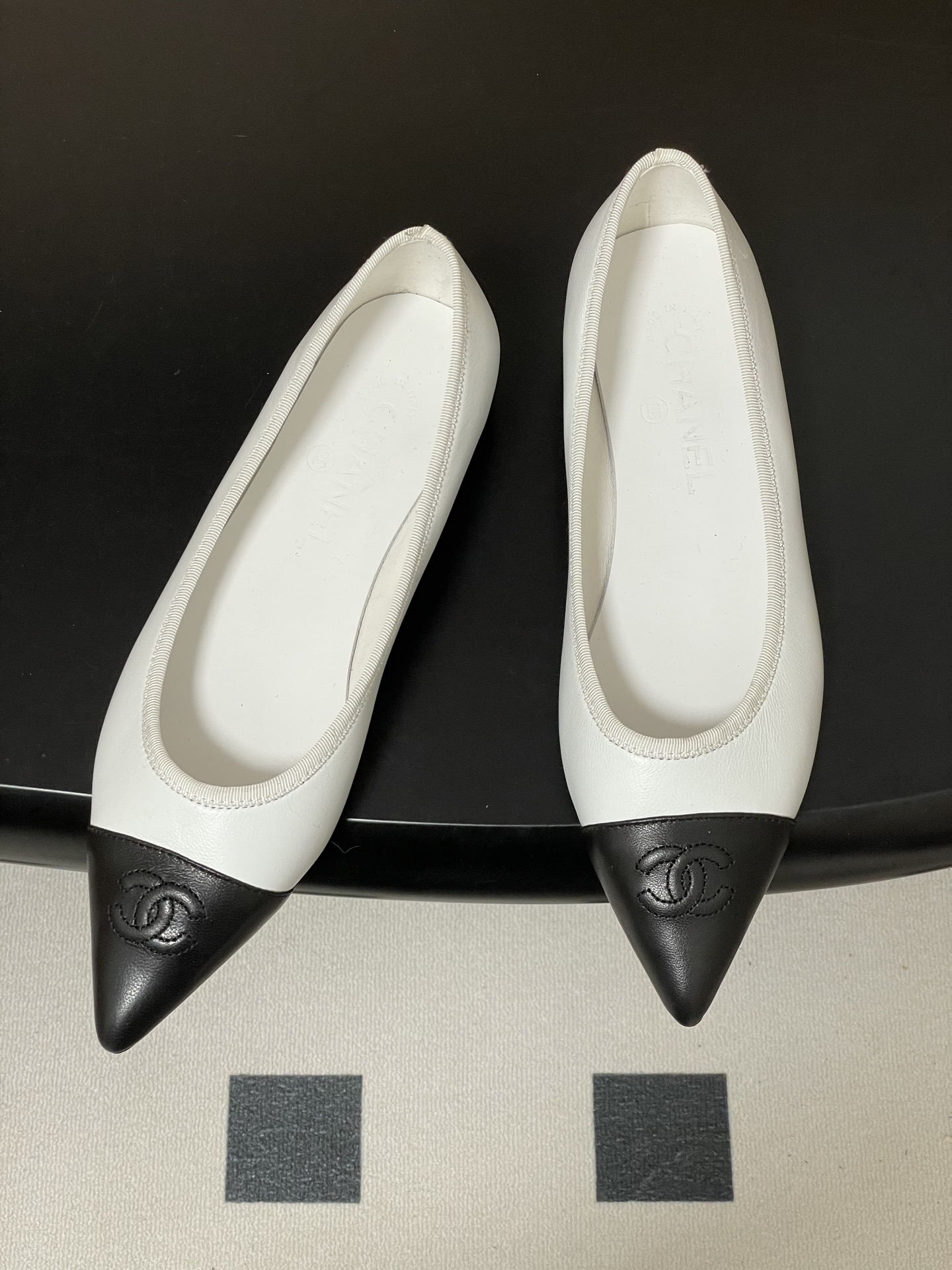 샤넬(Chanel) 26P 스틸레토 배색 발레리나 플랫 슈즈 구두 신발