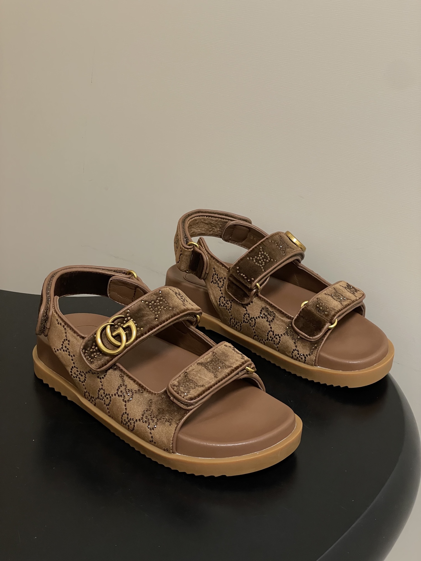 구찌(Gucci) GG 크리스탈 벨크로 샌들 슬리퍼 신발