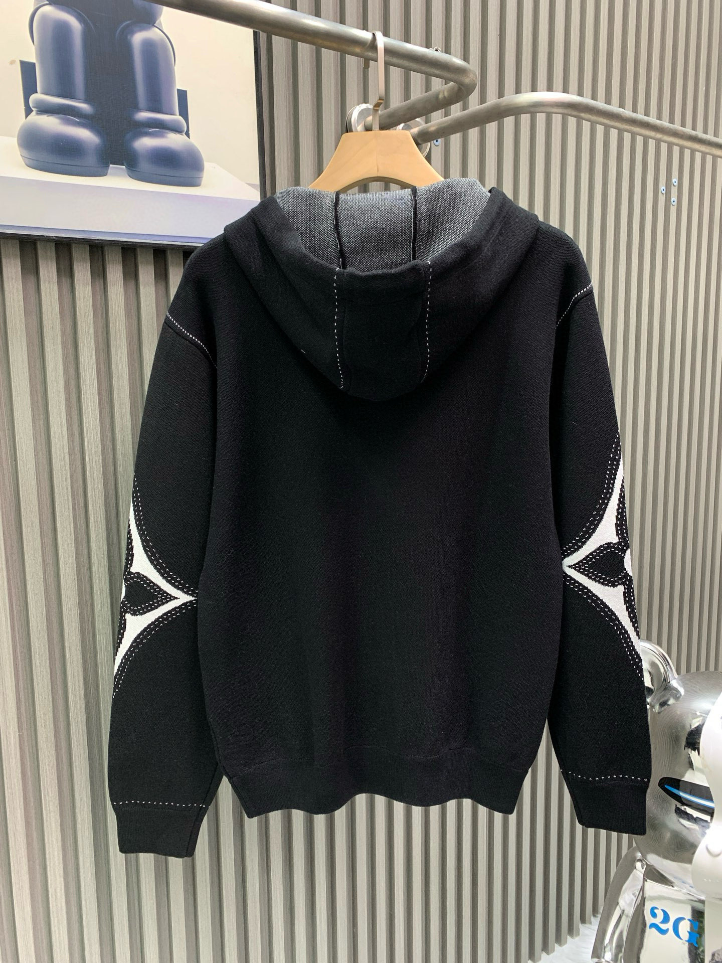 루이비통(LV) 블랙 화이트 집업 후드 니트 의류