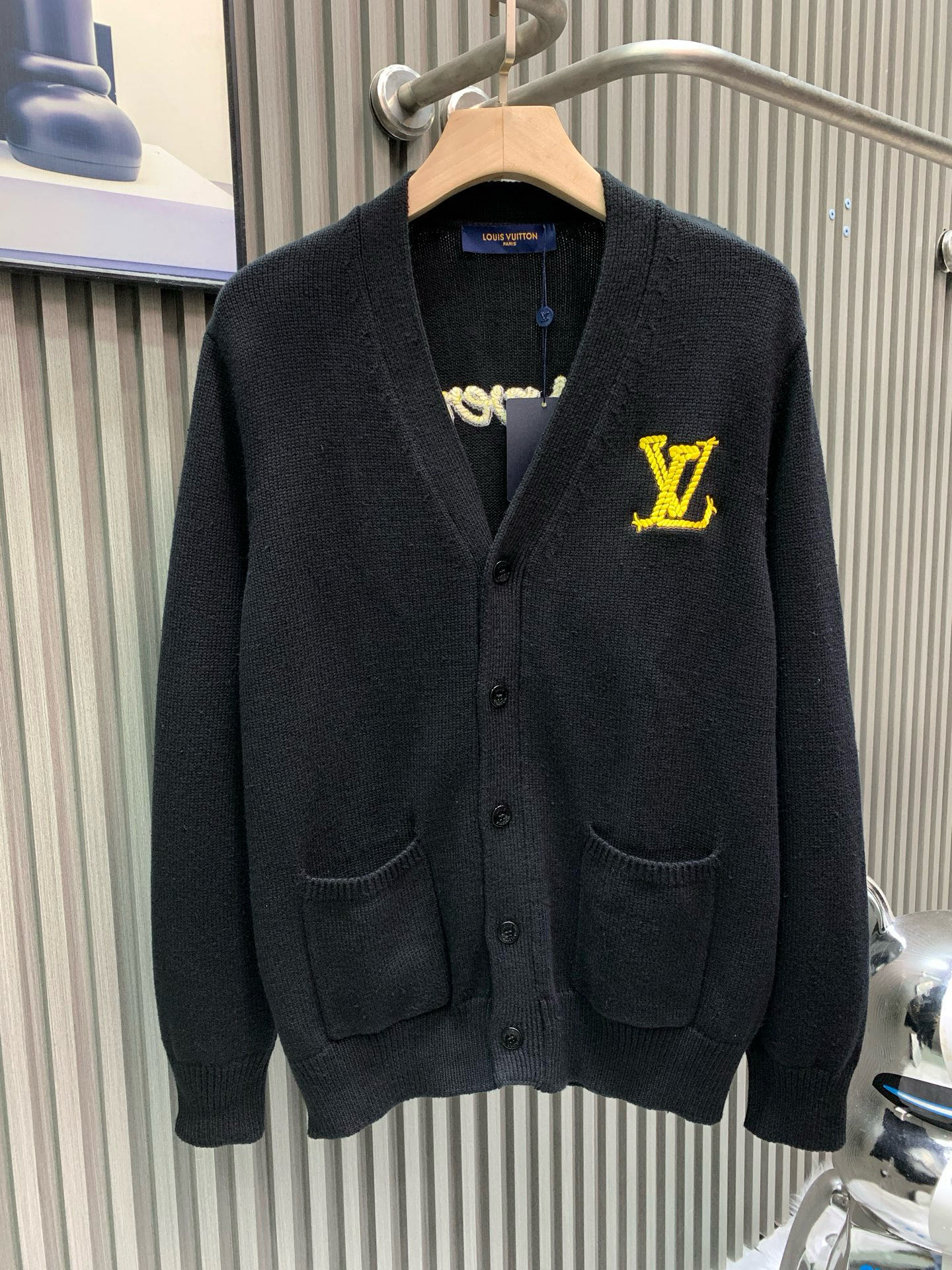 루이비통(LV) 레터 로고 니트 가디건 의류