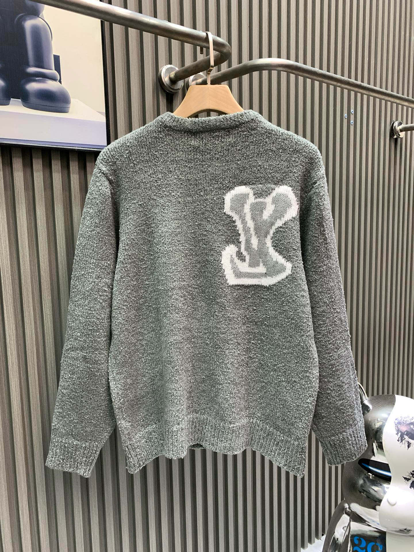 루이비통(LV) 미러 로고 인타르시아 니트 의류