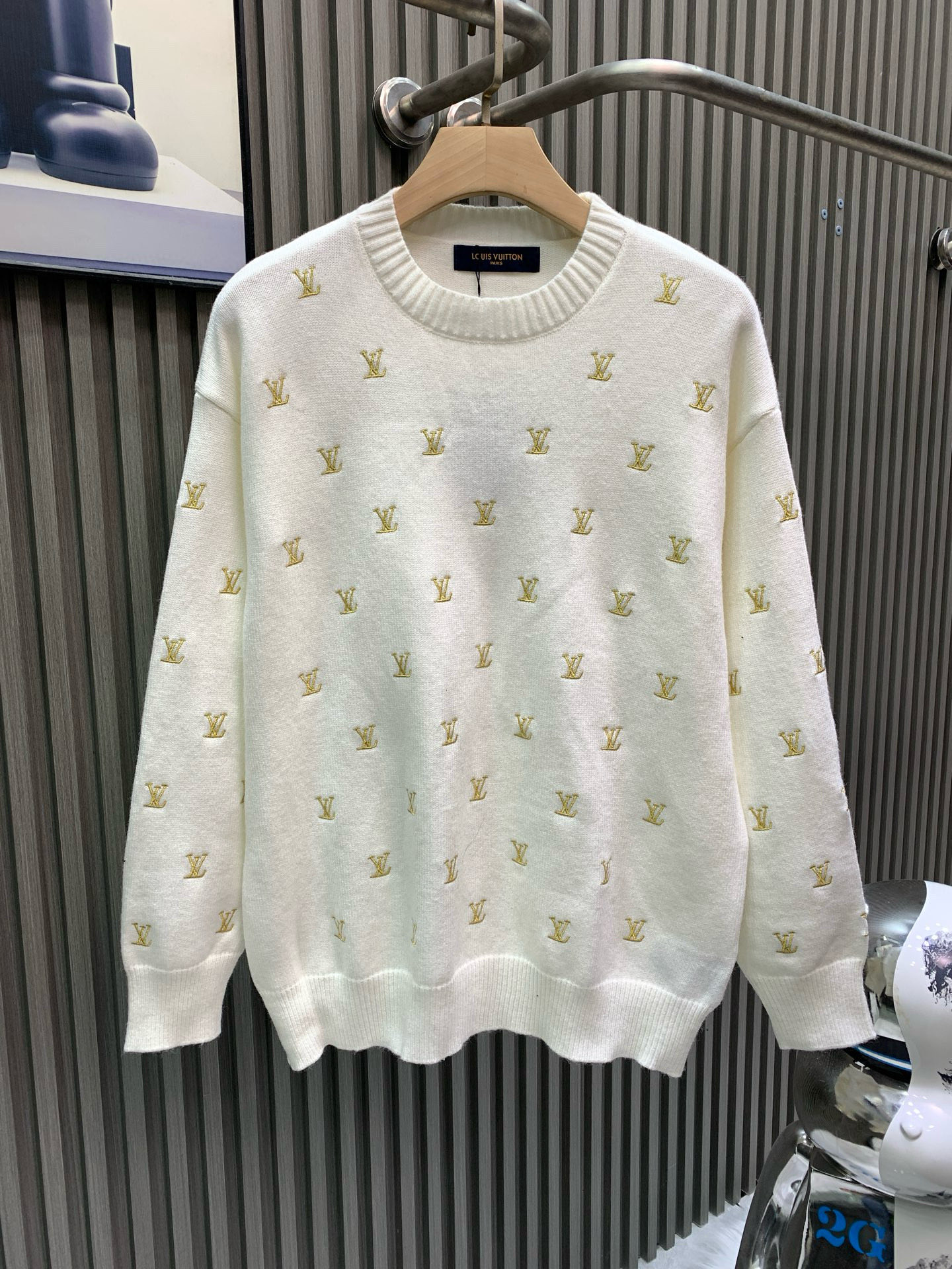 루이비통(LV) 스몰 자수 라운드 니트 의류
