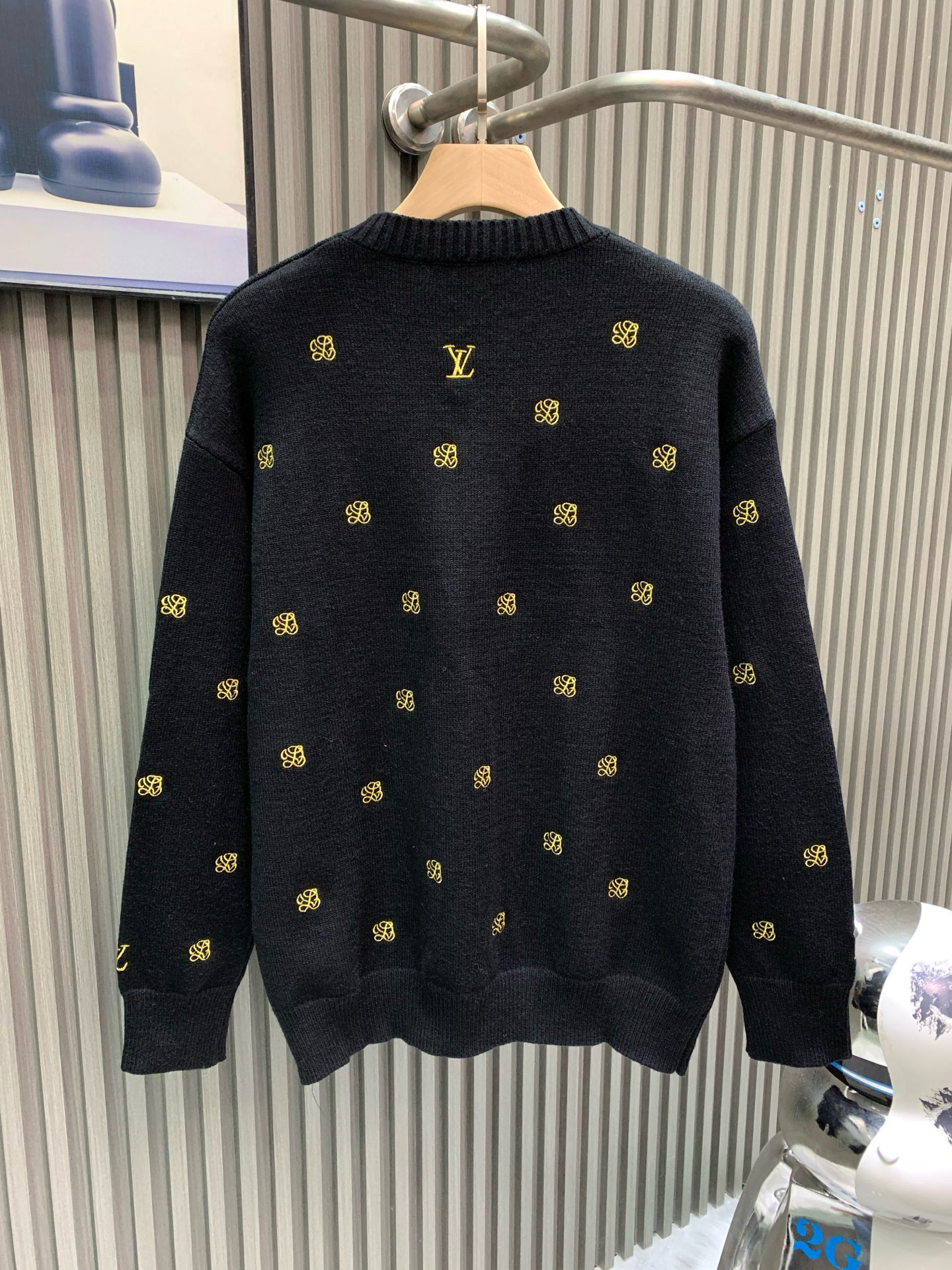 루이비통(LV) 올오버 자수 니트 풀오버 의류