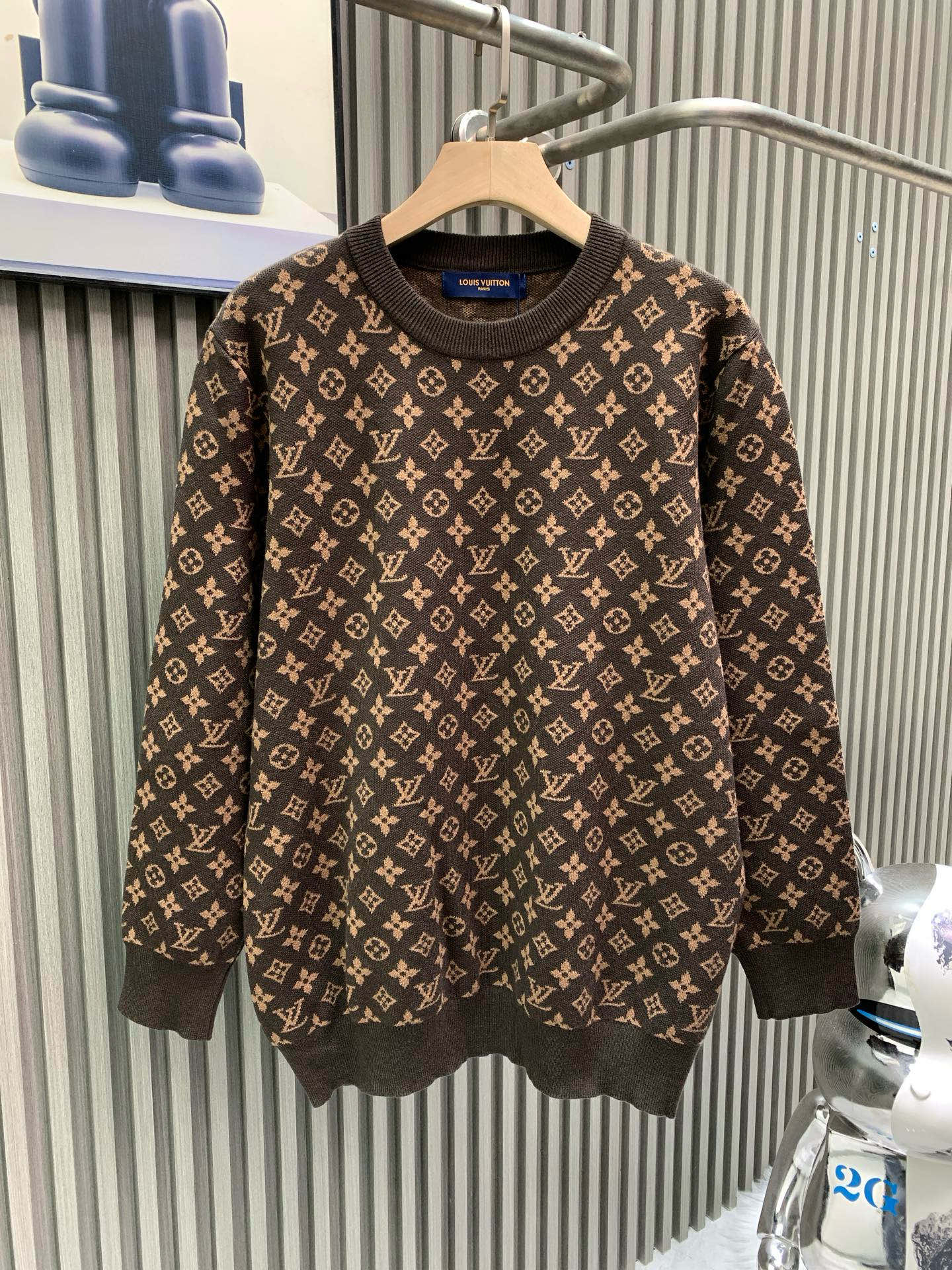 루이비통(LV) 로고 인타르시아 라운드 니트 의류