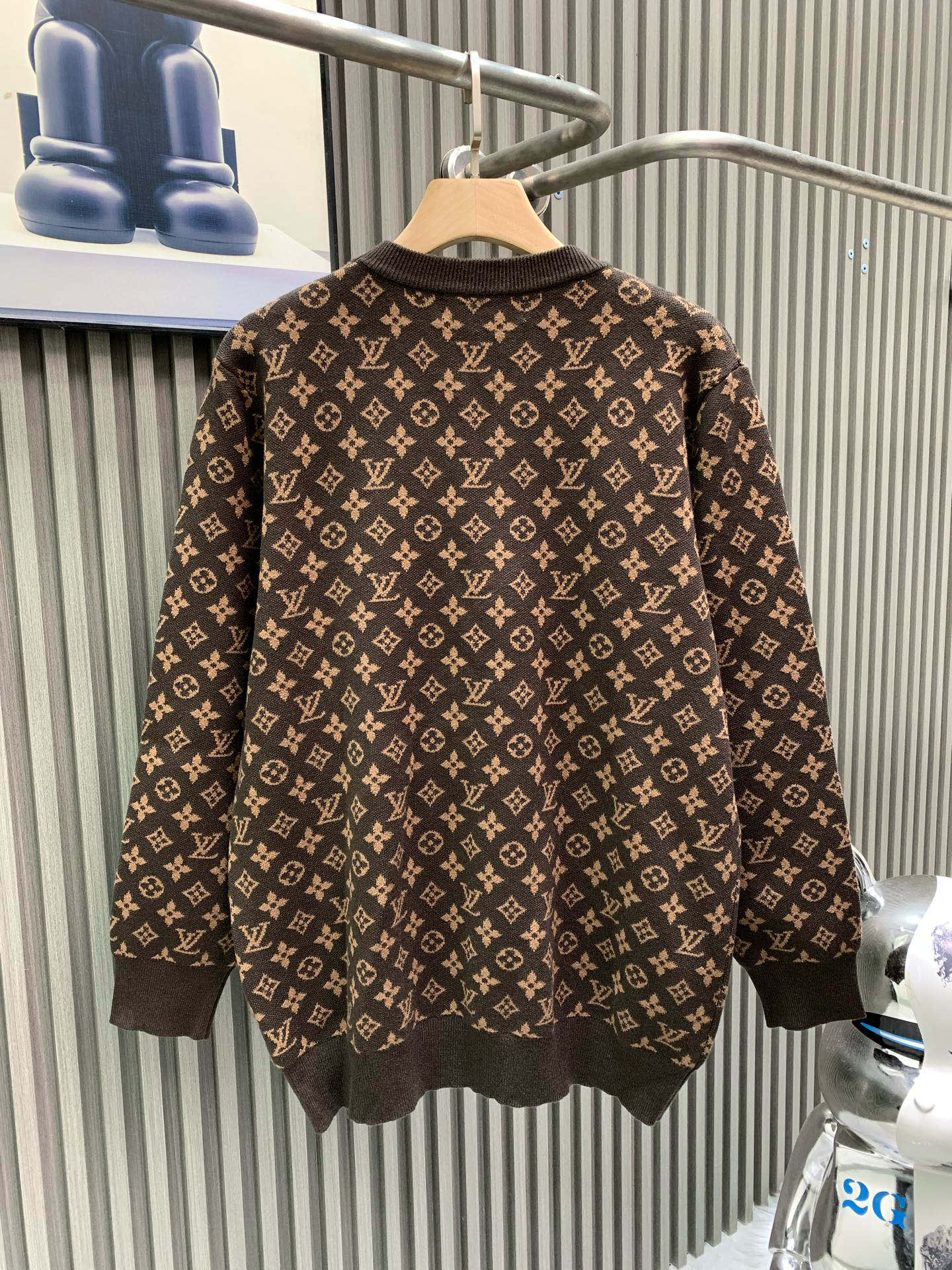 루이비통(LV) 로고 인타르시아 라운드 니트 의류