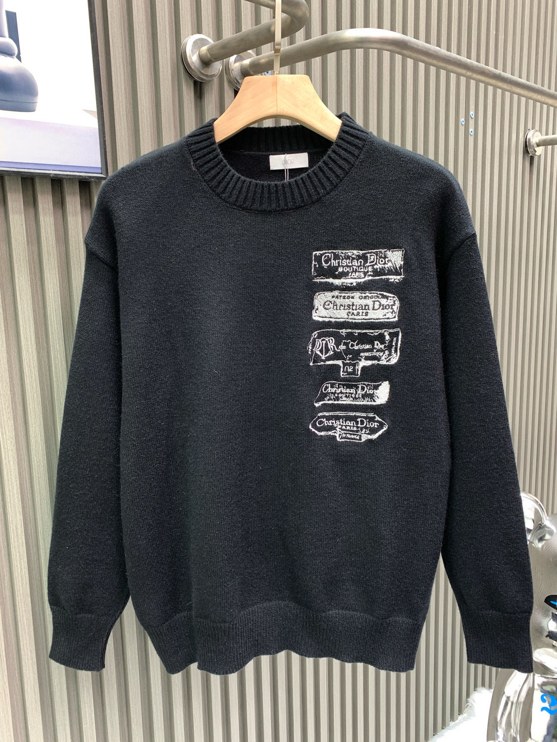 디올(DIOR) 아카이브 라벨 자수 니트 의류