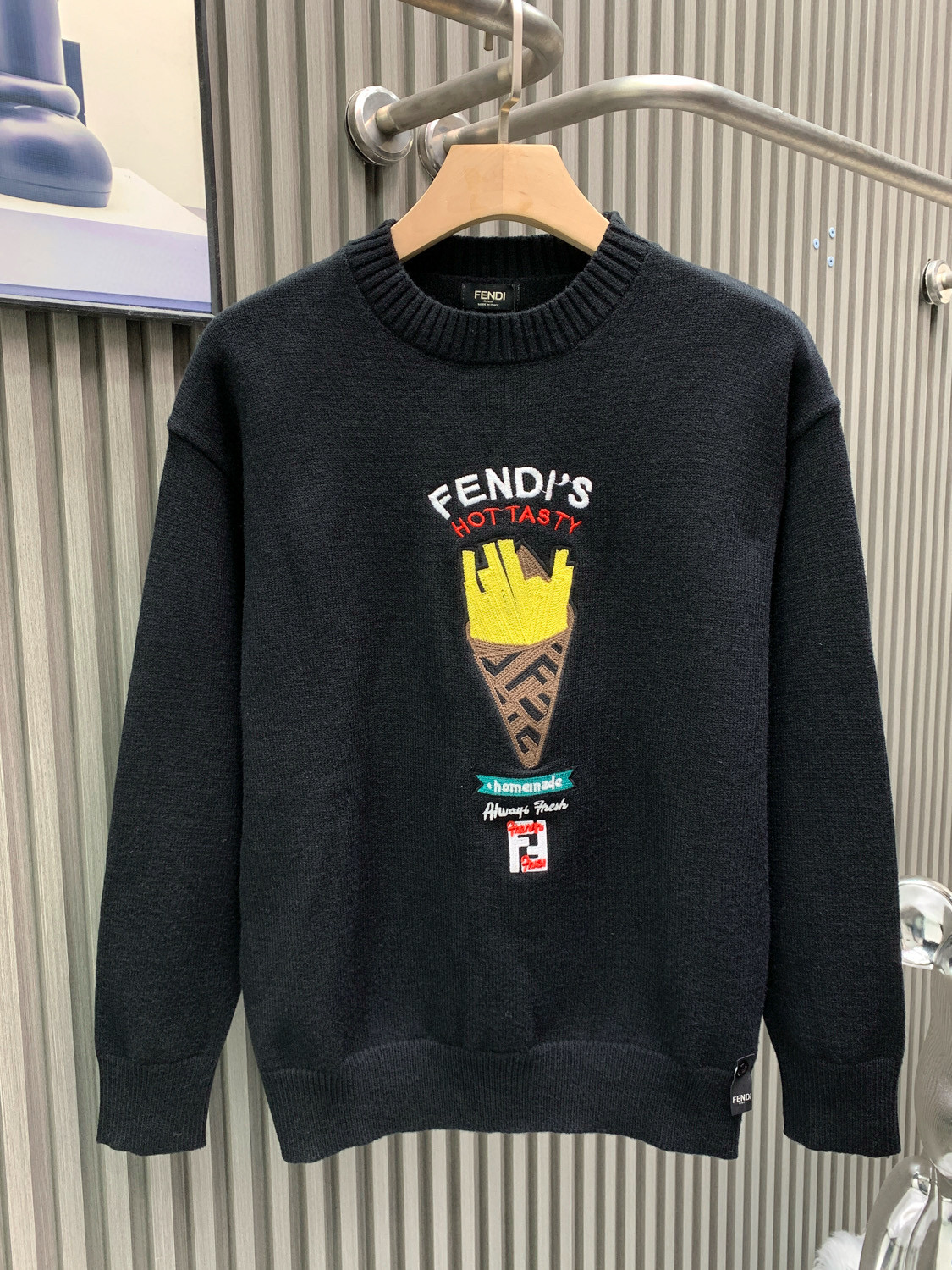 펜디(FENDI) 감자 니트 의류