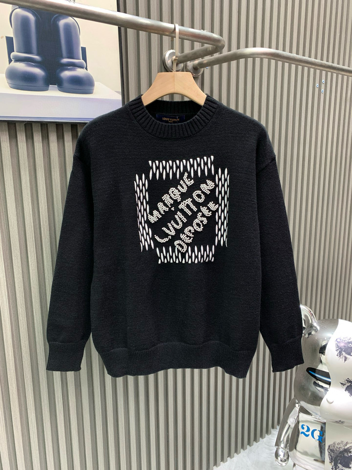 루이비통(LV) × 퍼렐 윌리엄스 수공 진주 자수 라운드 스웨트셔츠 의류