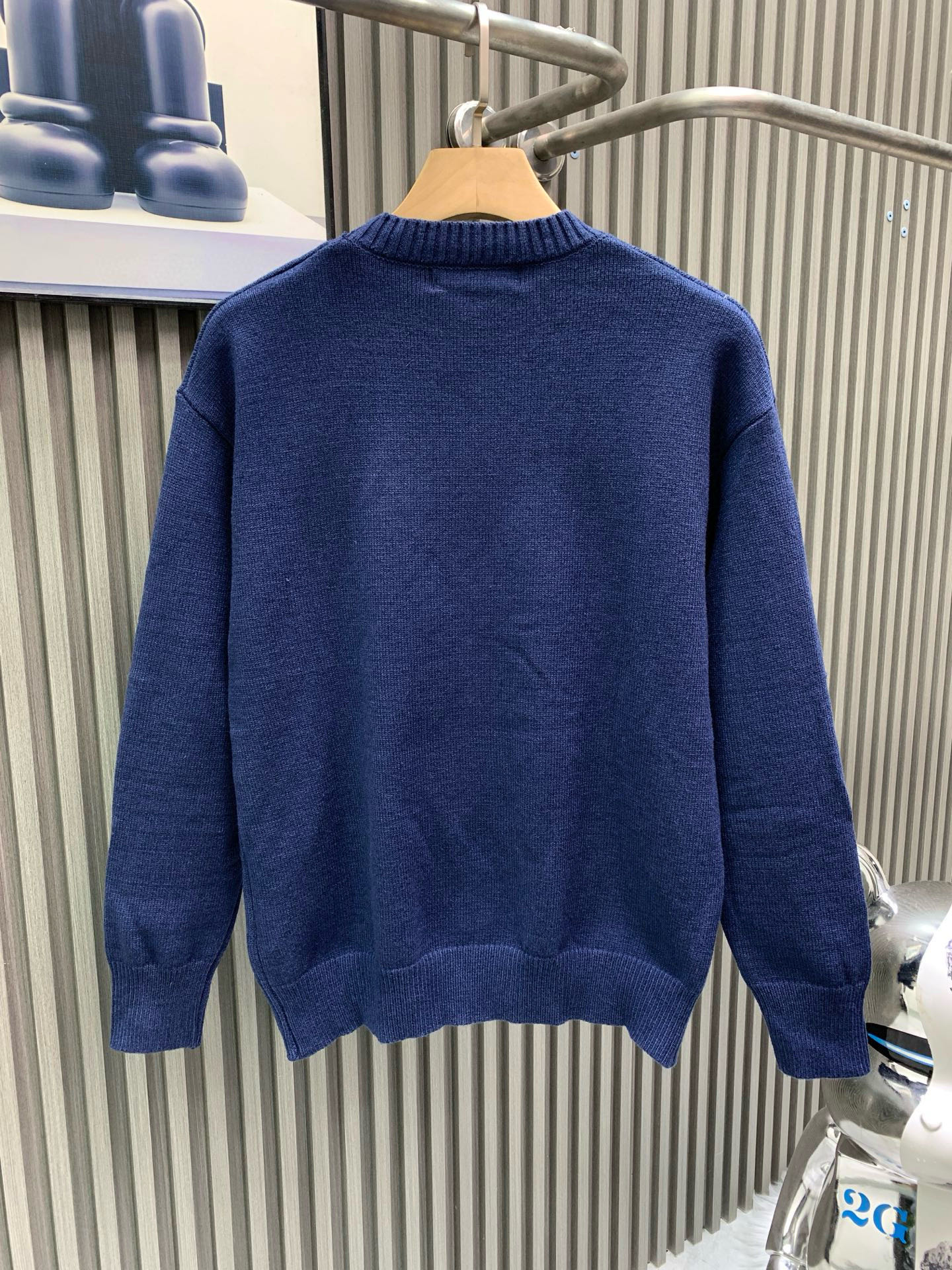 루이비통(LV) × 퍼렐 윌리엄스 수공 진주 자수 라운드 스웨트셔츠 의류