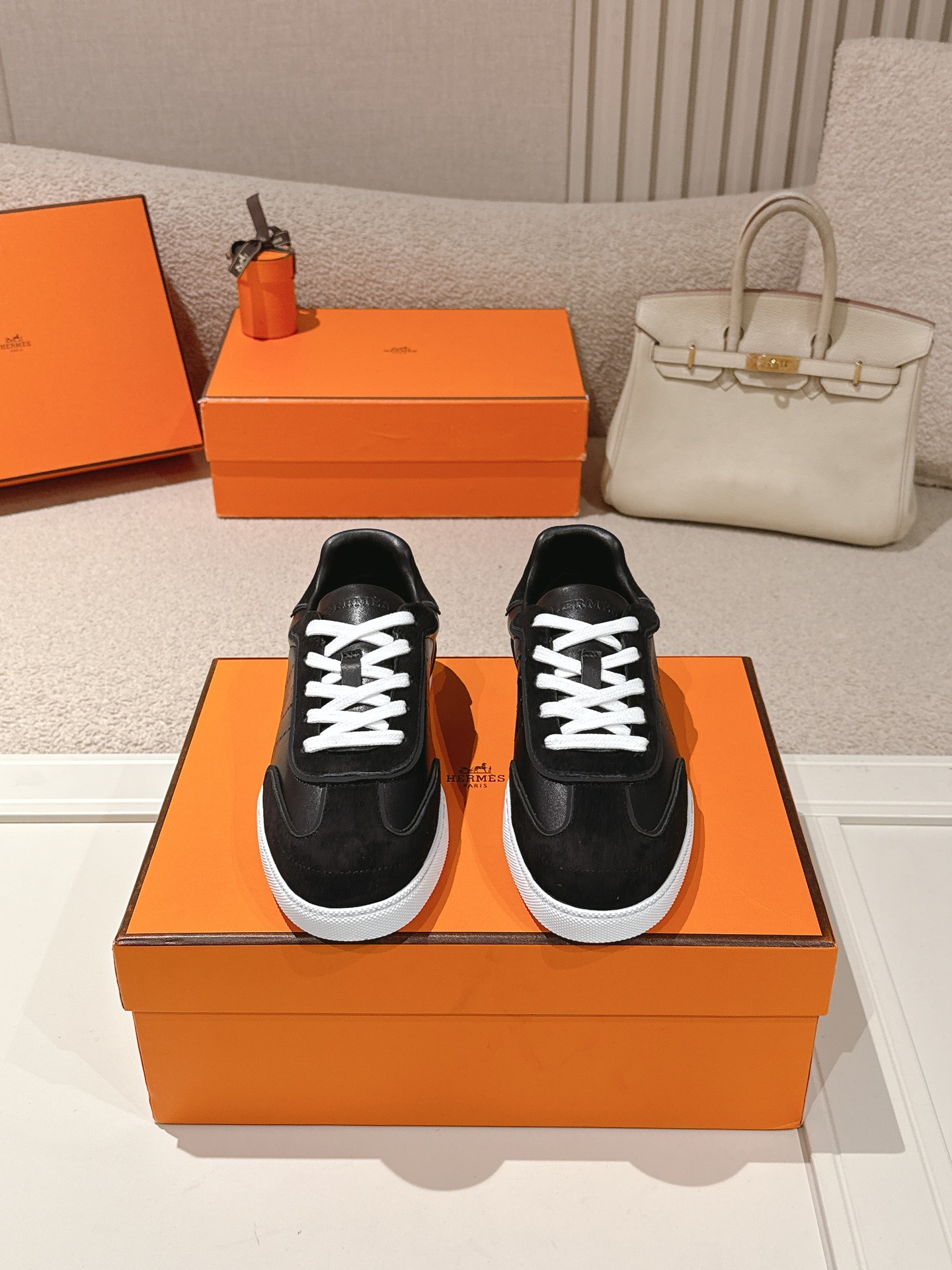 에르메스(HERMES) 고트 레더 스니커즈 신발