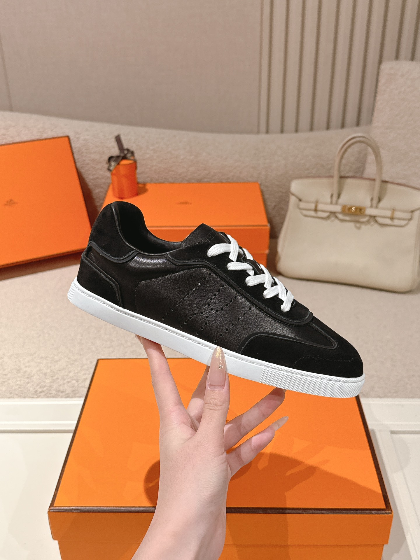 에르메스(HERMES) 고트 레더 스니커즈 신발