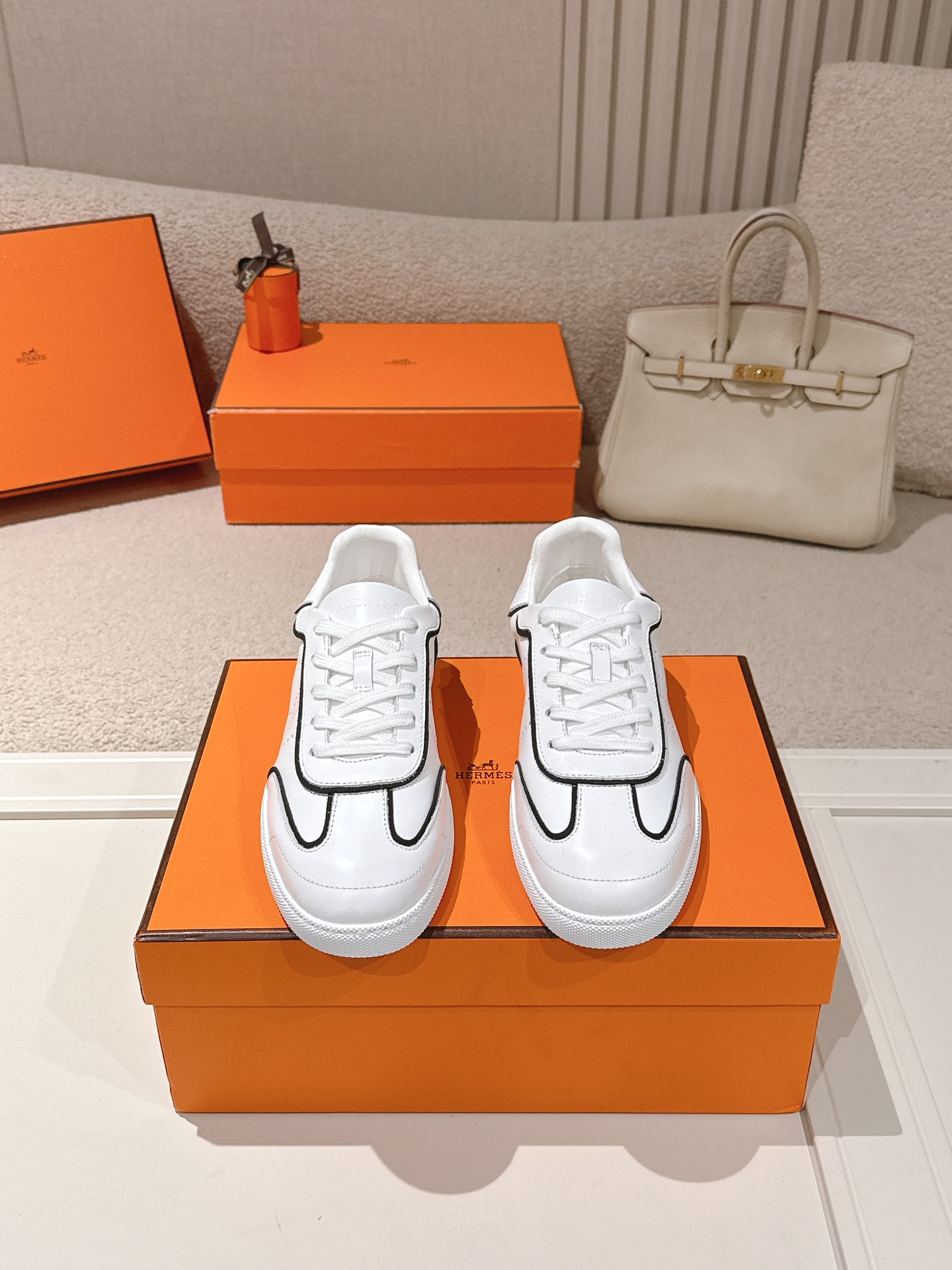 에르메스(HERMES) 고트 레더 스니커즈 신발