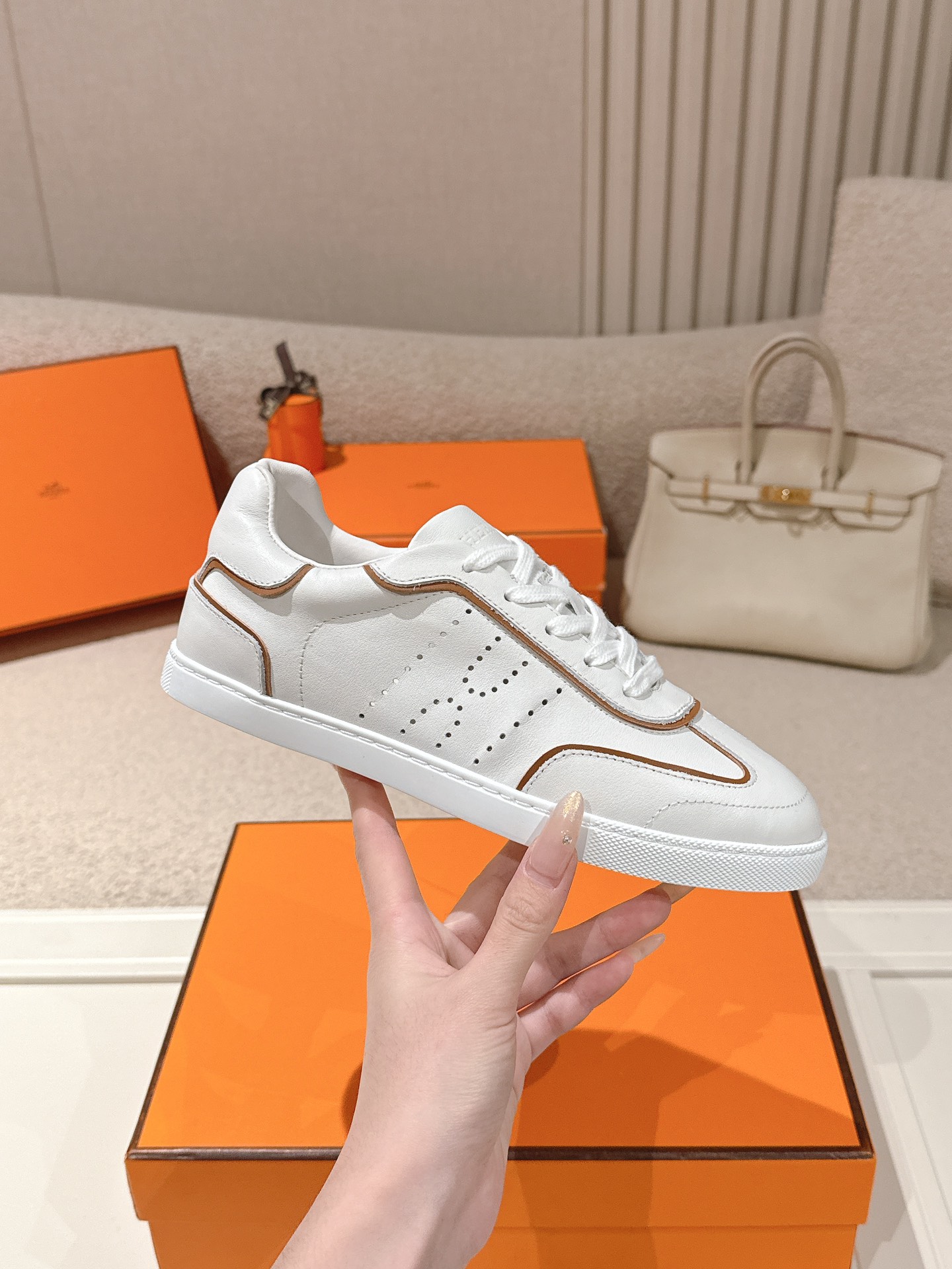 에르메스(HERMES) 고트 레더 스니커즈 신발