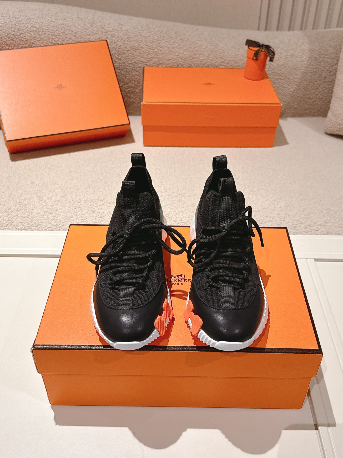 에르메스(HERMES) 클래식 커플 어글리 스니커즈 신발