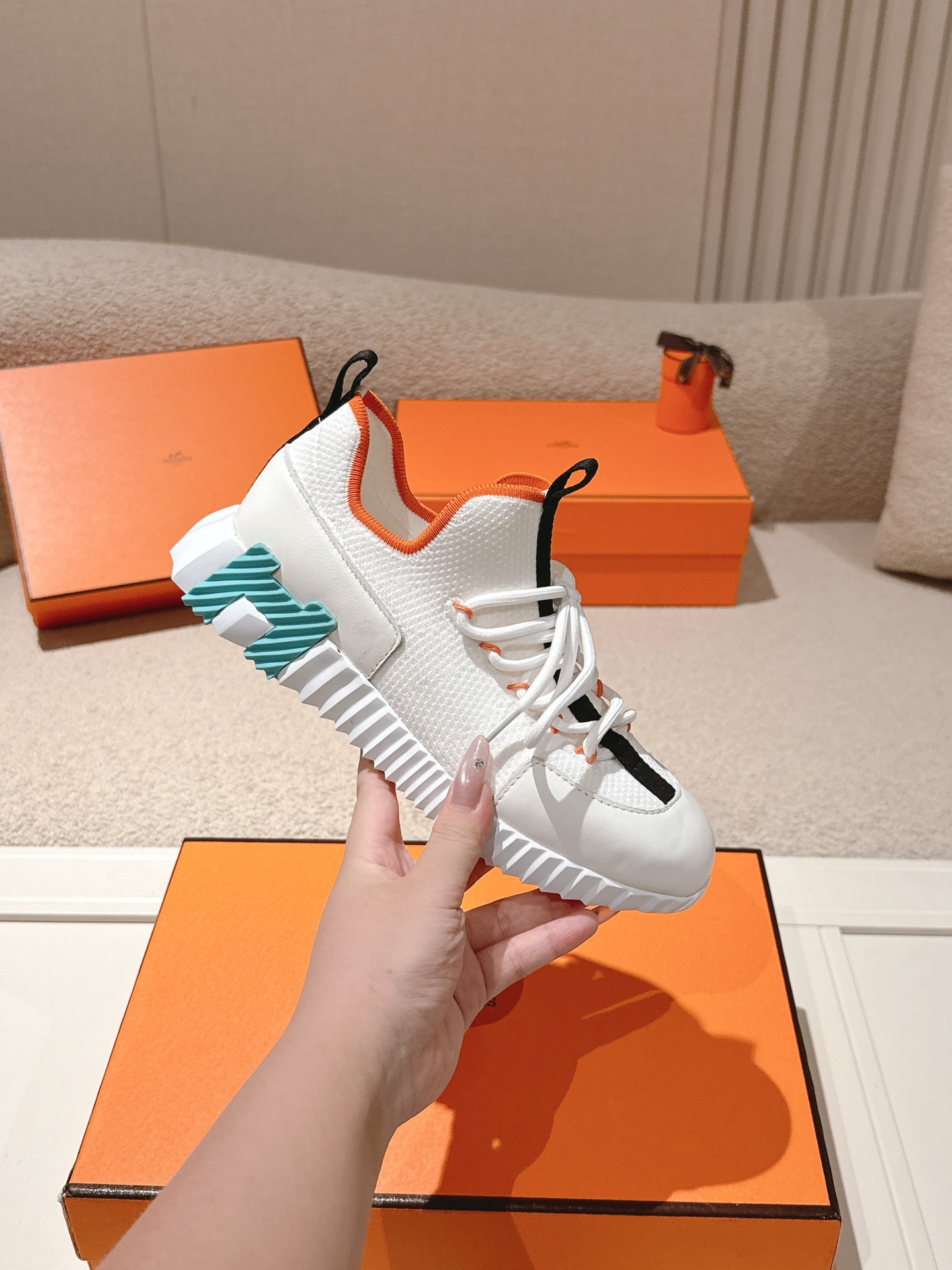 에르메스(HERMES) 클래식 커플 어글리 스니커즈 신발