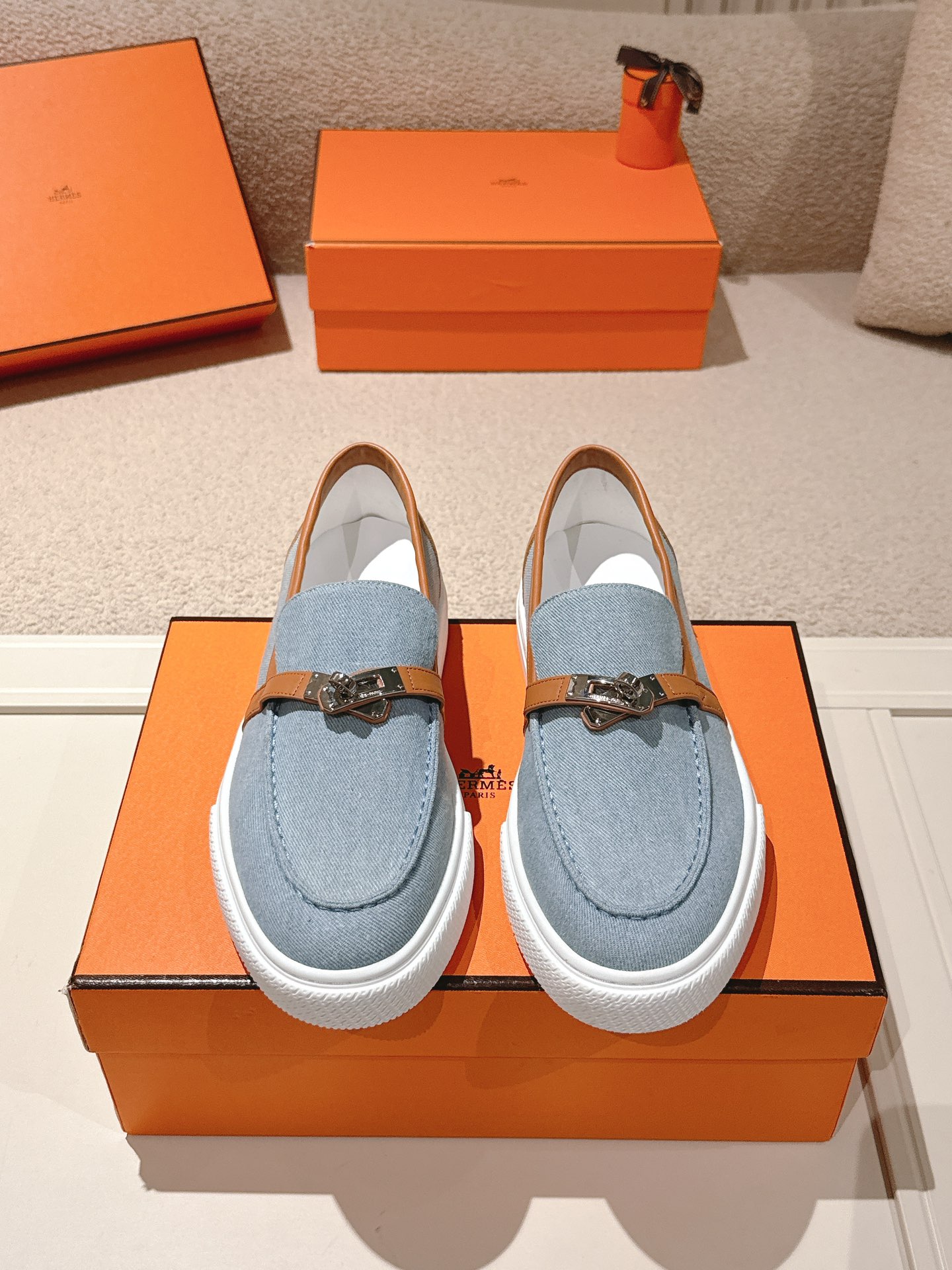 에르메스(HERMES) 플랫폼 커플 로퍼 스니커즈 신발